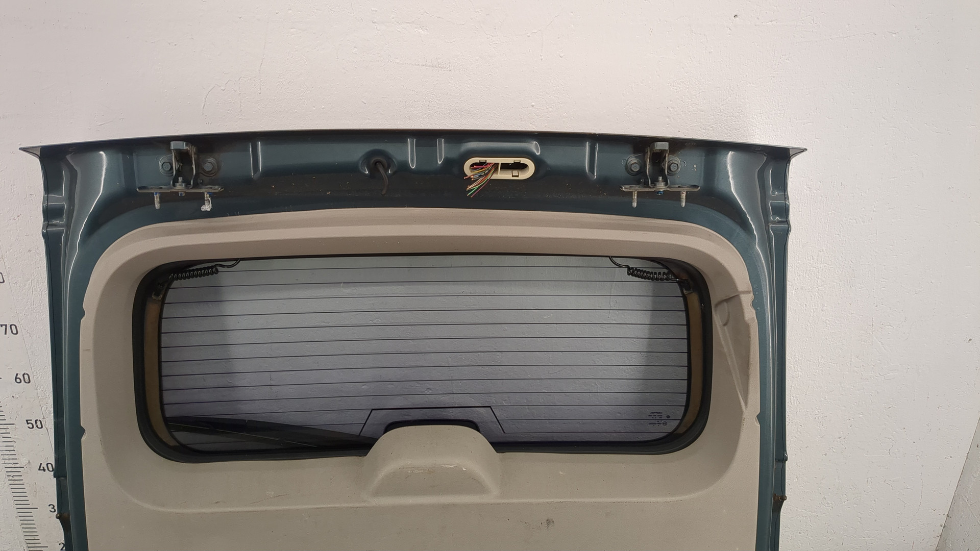 Дверь багажника