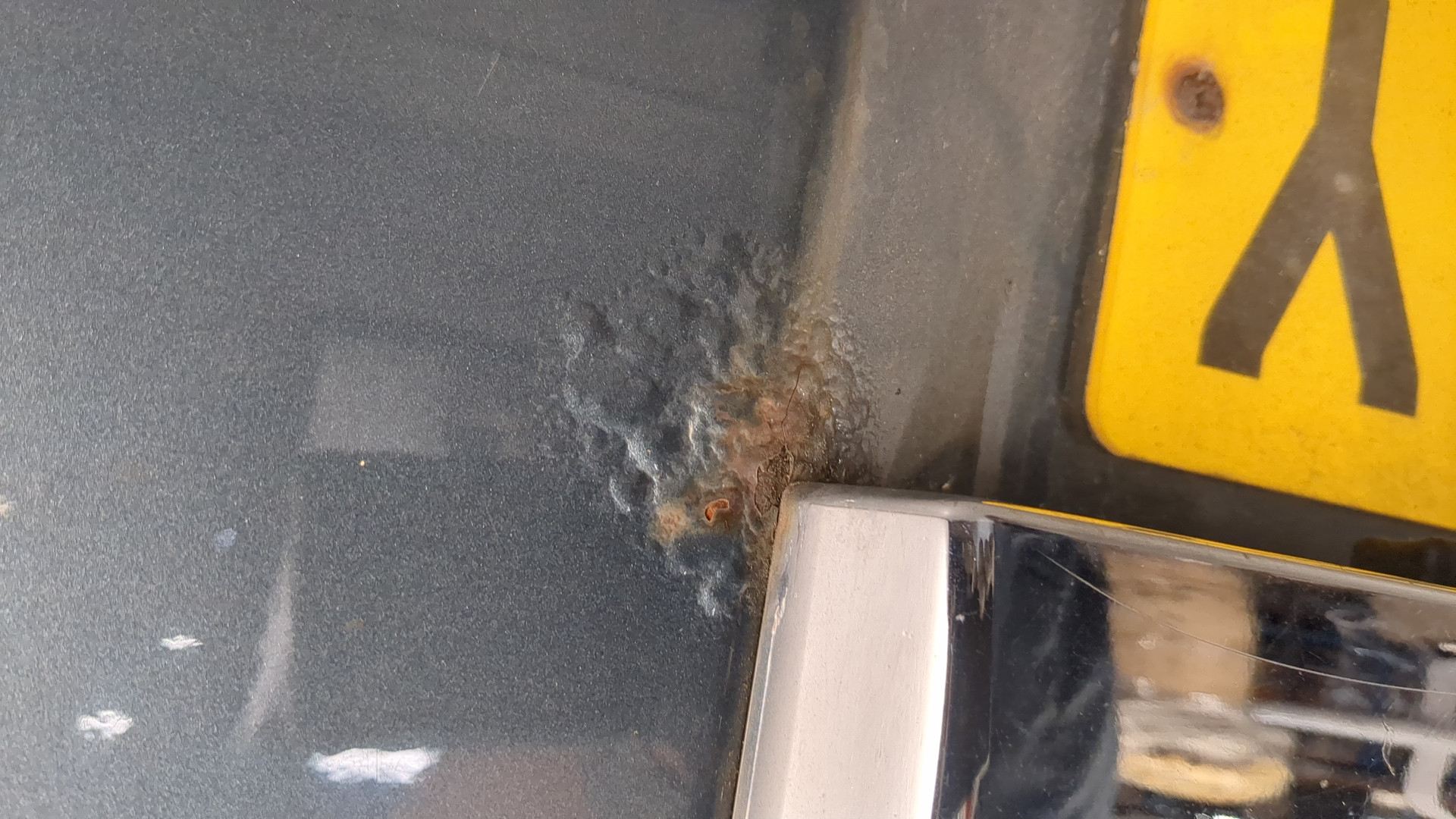 Дверь багажника