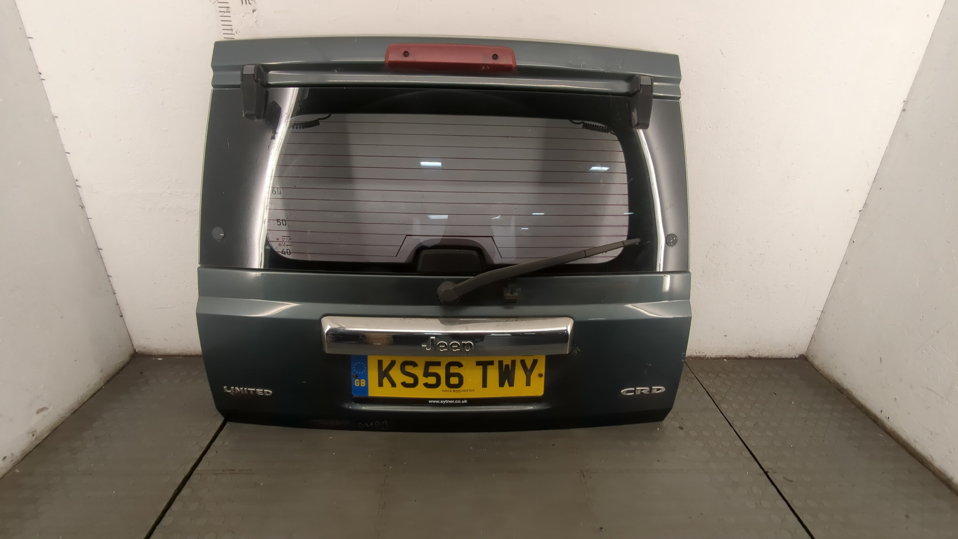 Дверь багажника