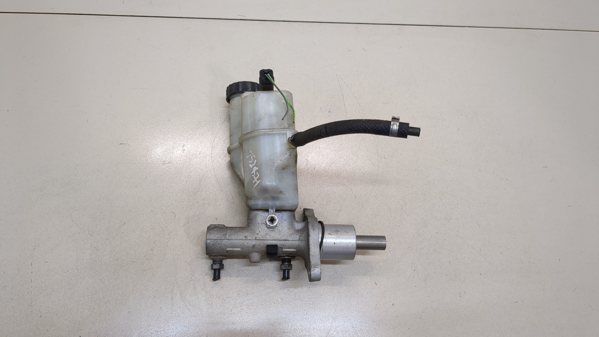 Цилиндр тормозной главный