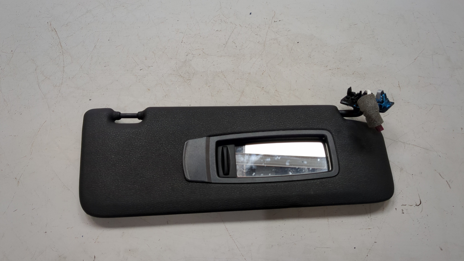 Козырек солнцезащитный