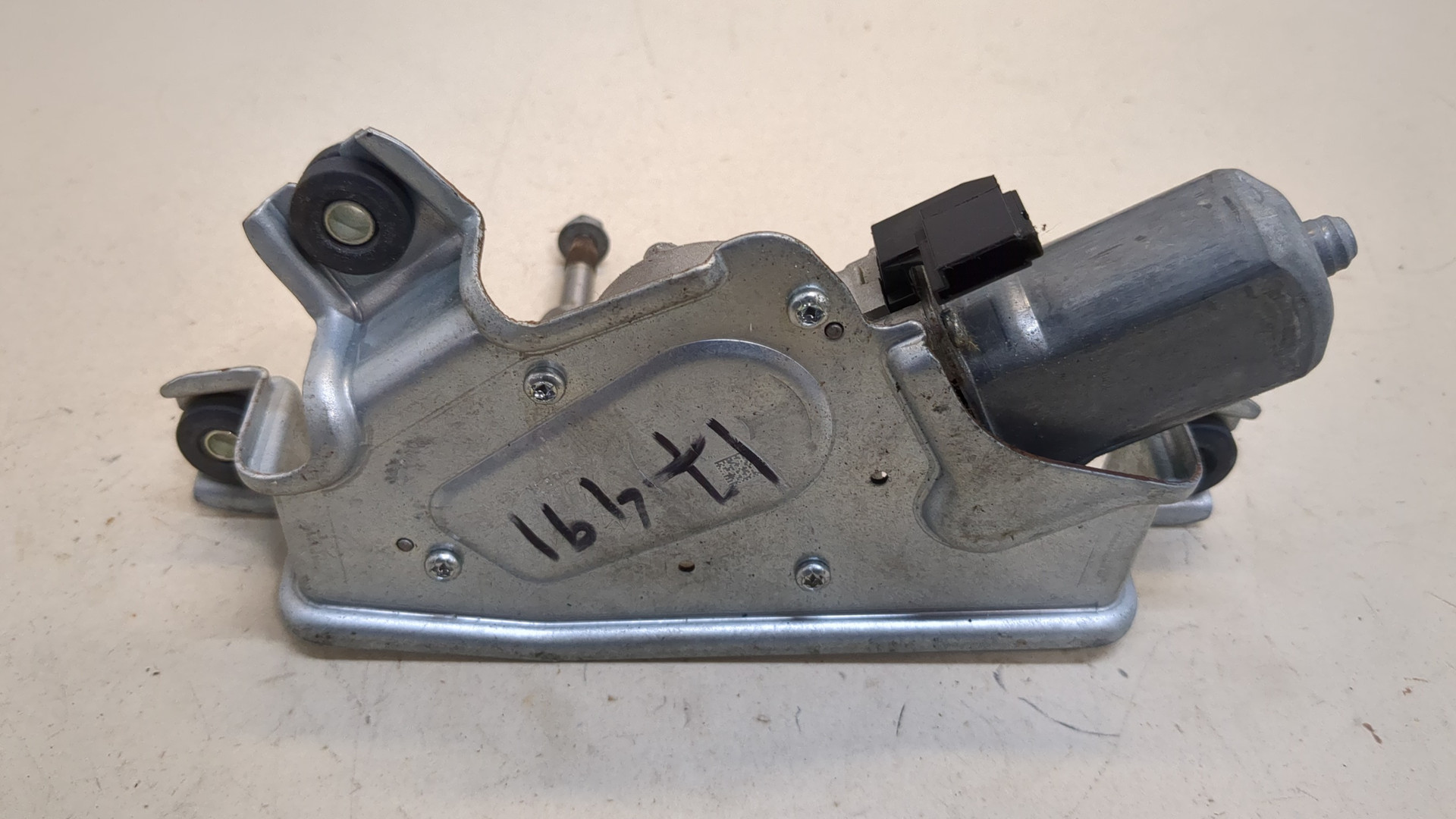 Моторчик стеклоочистителя задний