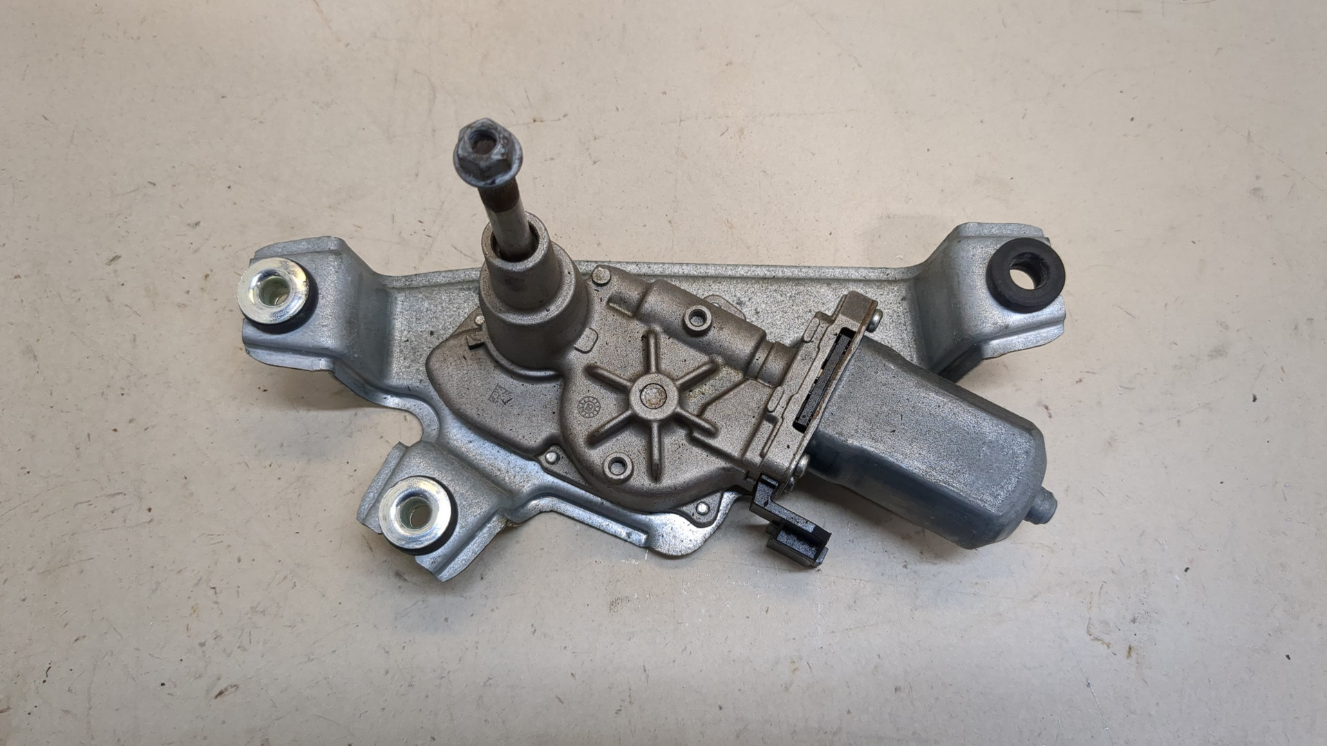 Моторчик стеклоочистителя задний