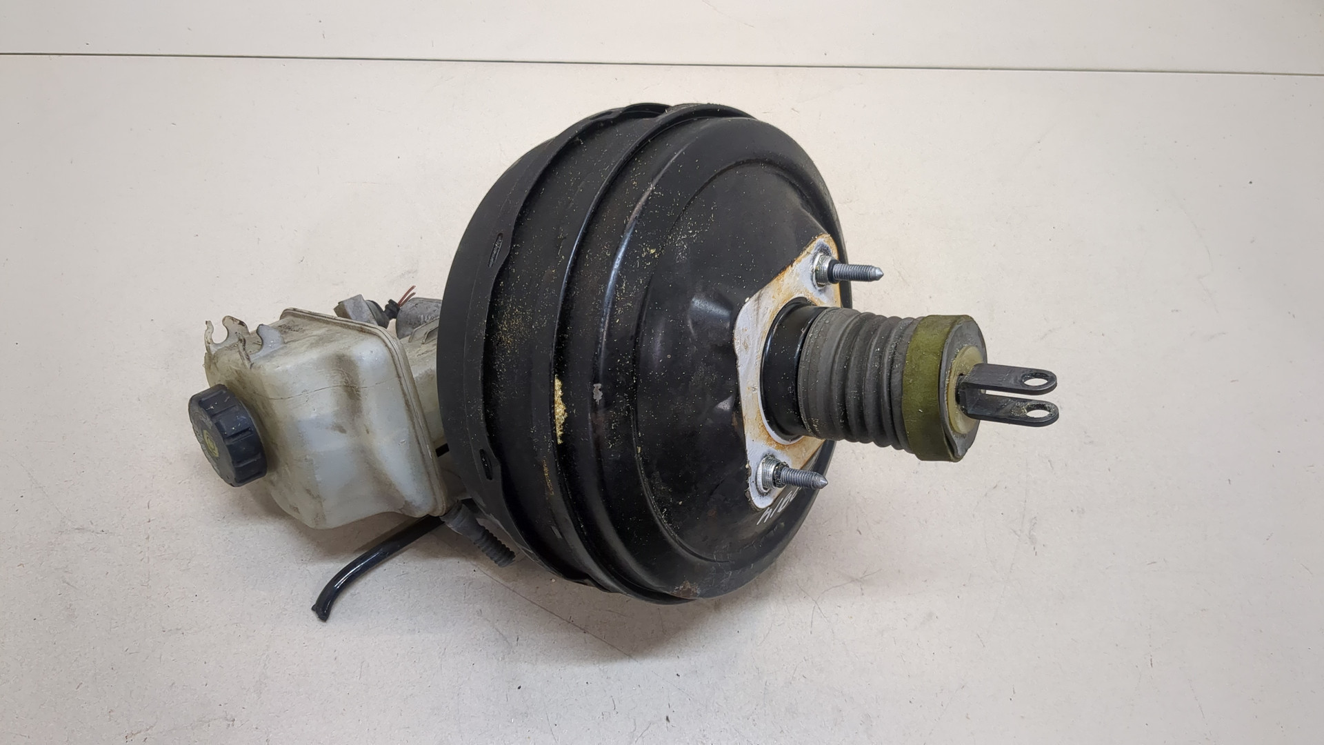 Цилиндр тормозной главный