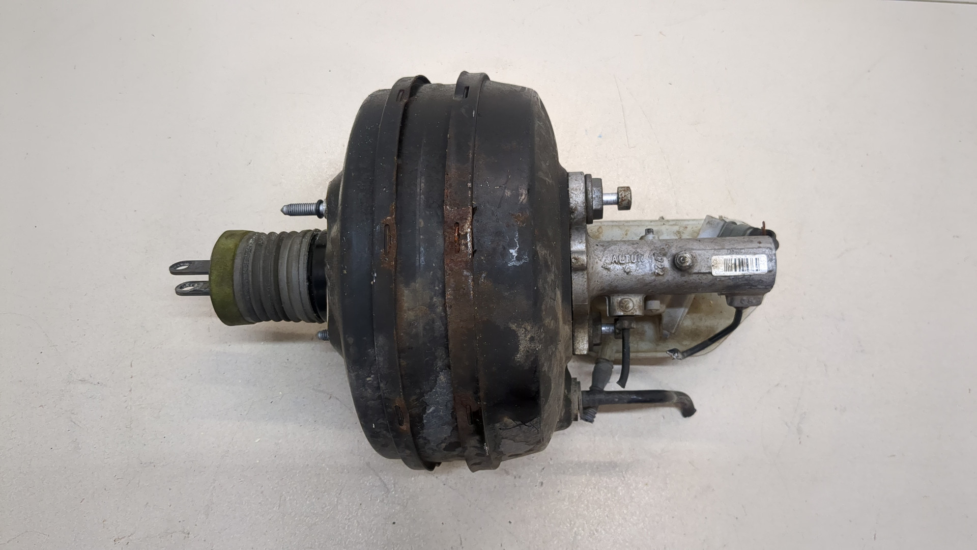 Цилиндр тормозной главный