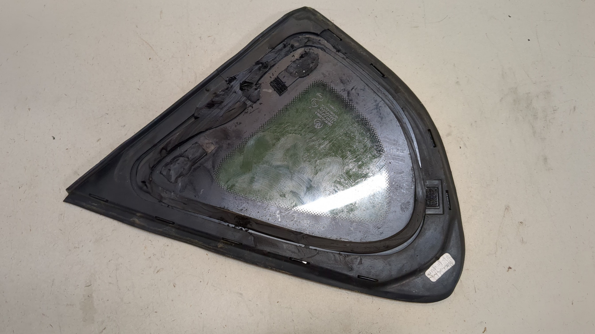 Стекло боковое