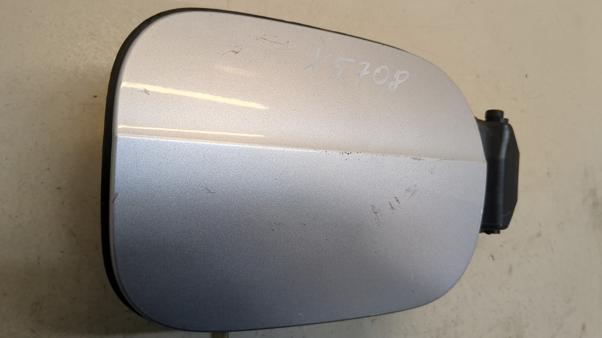 Лючок бензобака