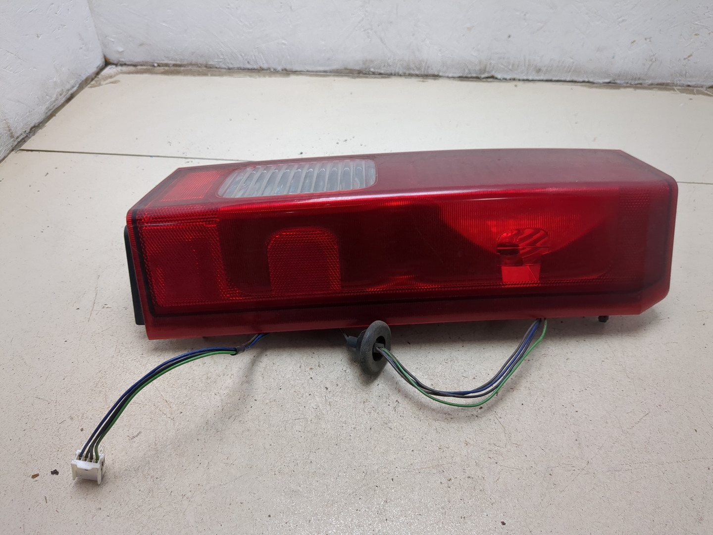 Фонарь задний правый