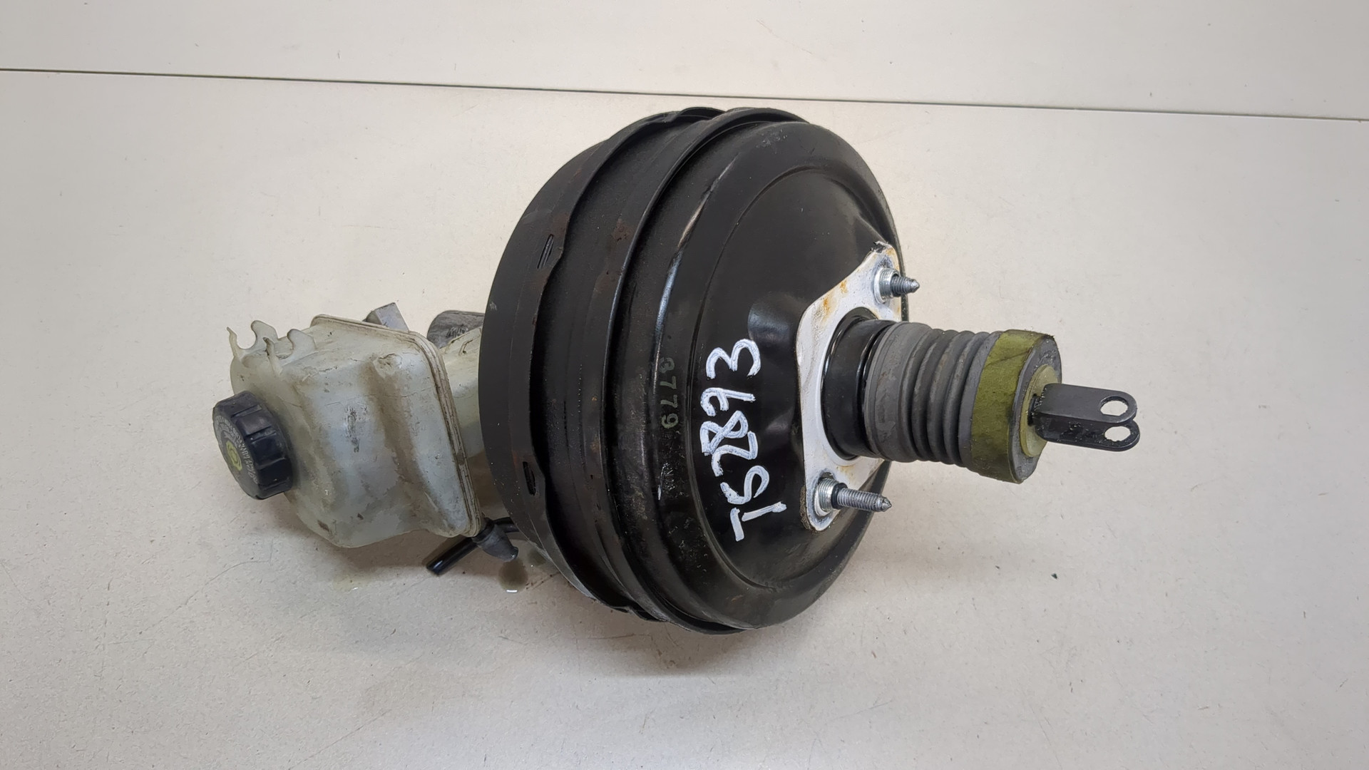 Цилиндр тормозной главный