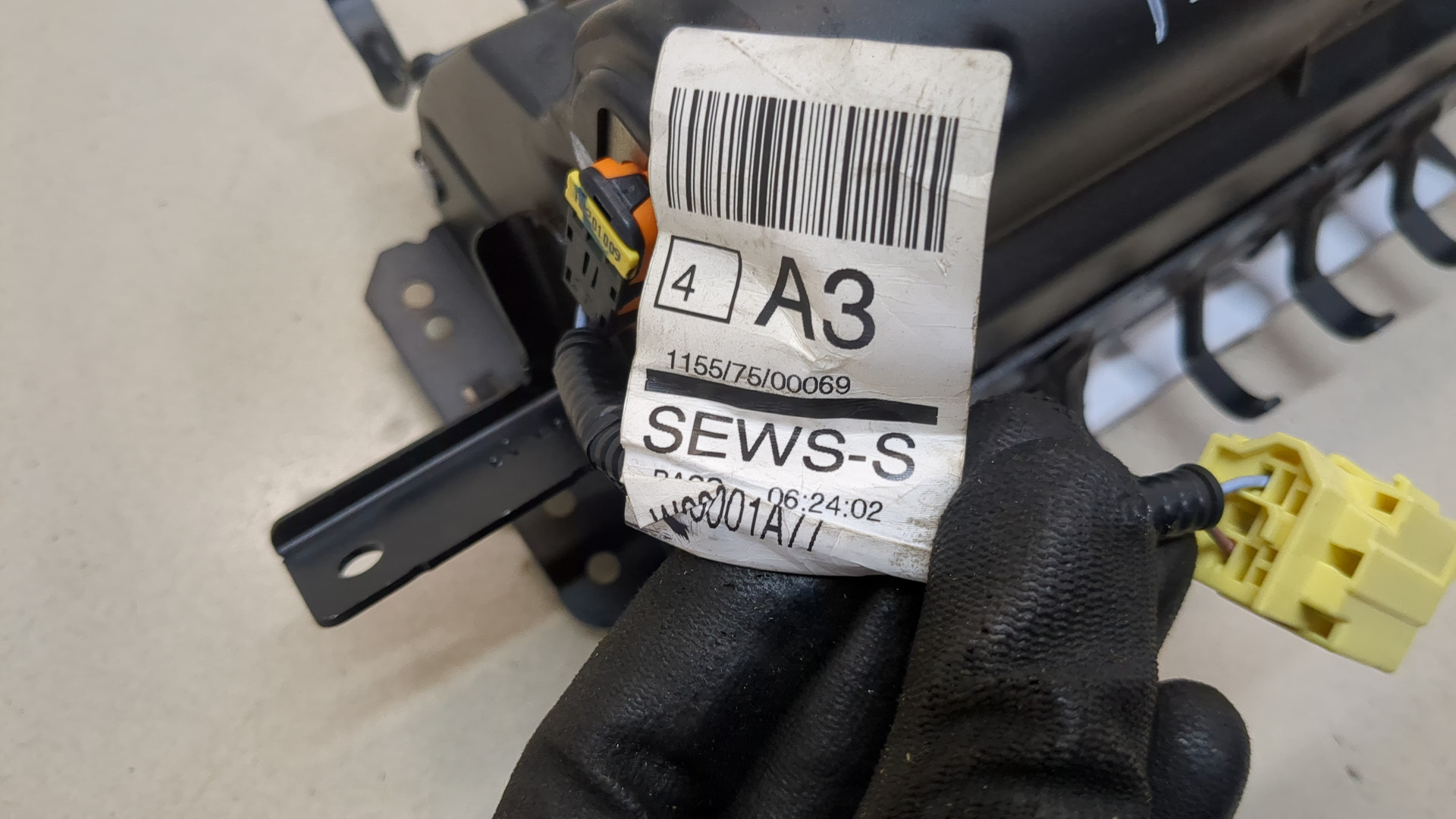 Подушка безопасности пассажирская (в торпедо)