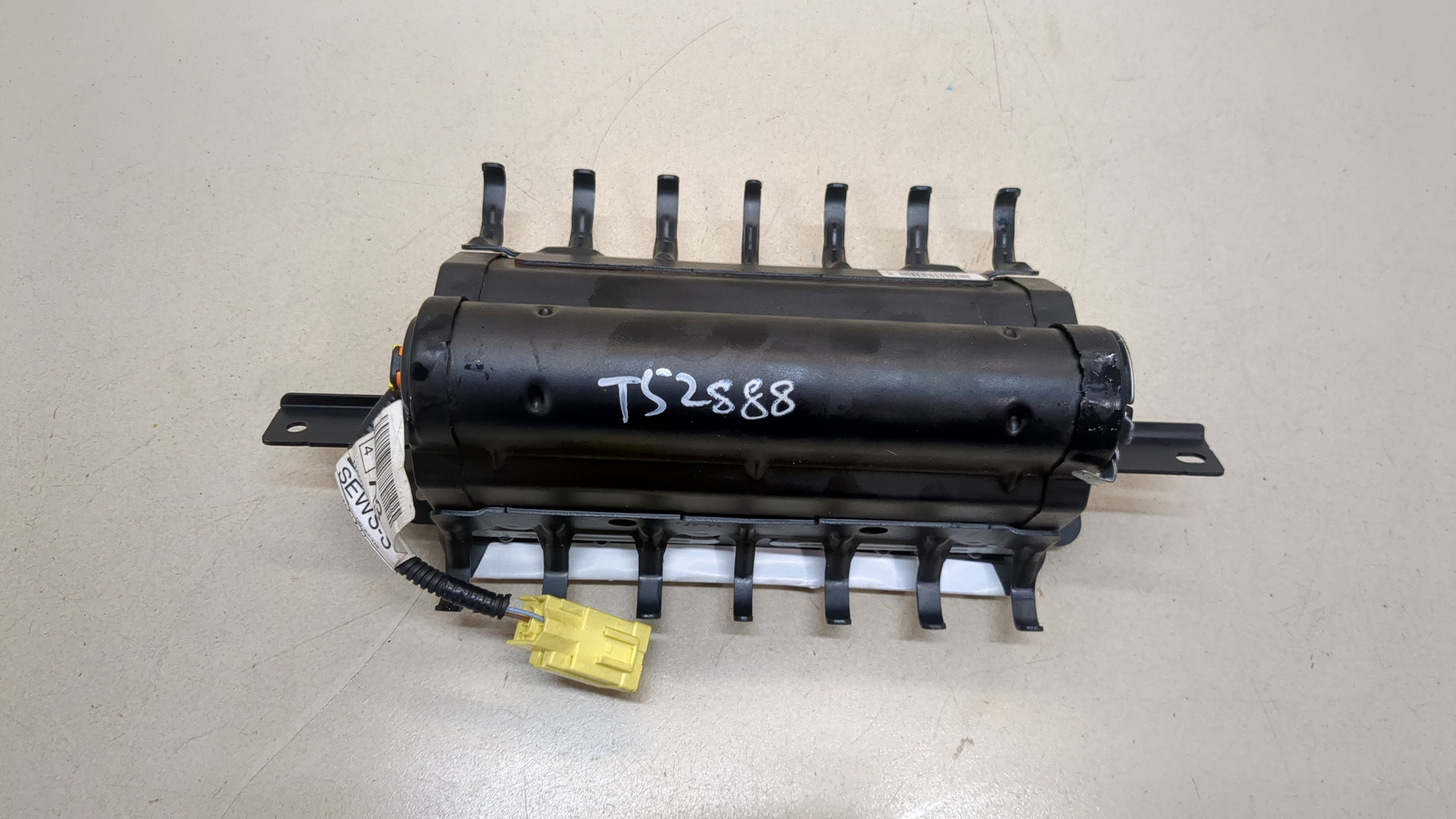 Подушка безопасности пассажирская (в торпедо)