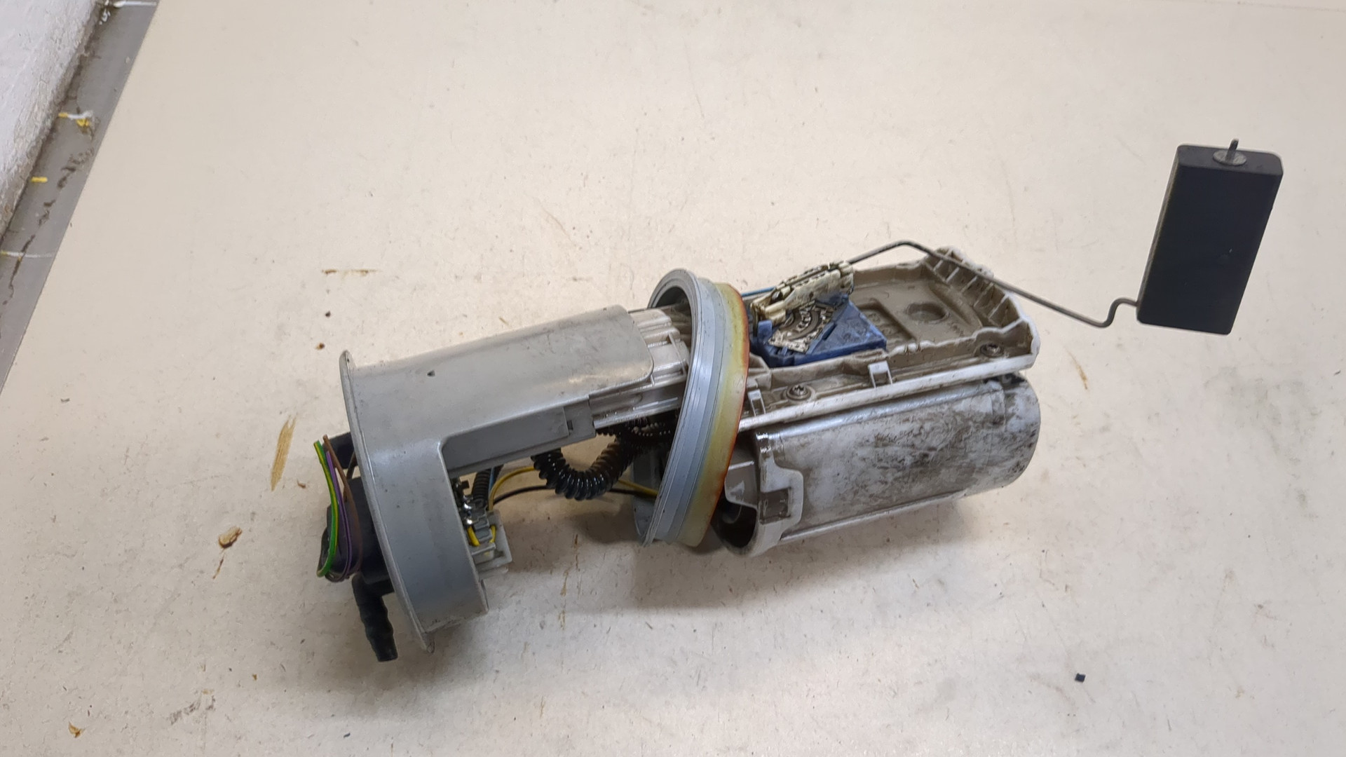 Насос топливный электрический