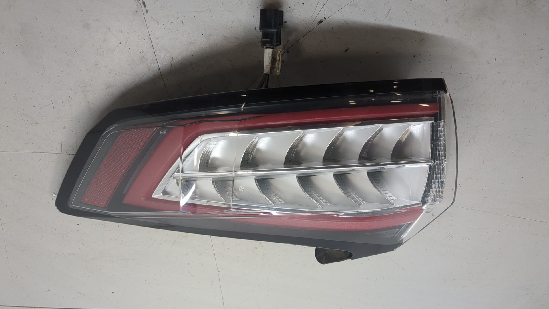 Фонарь задний правый