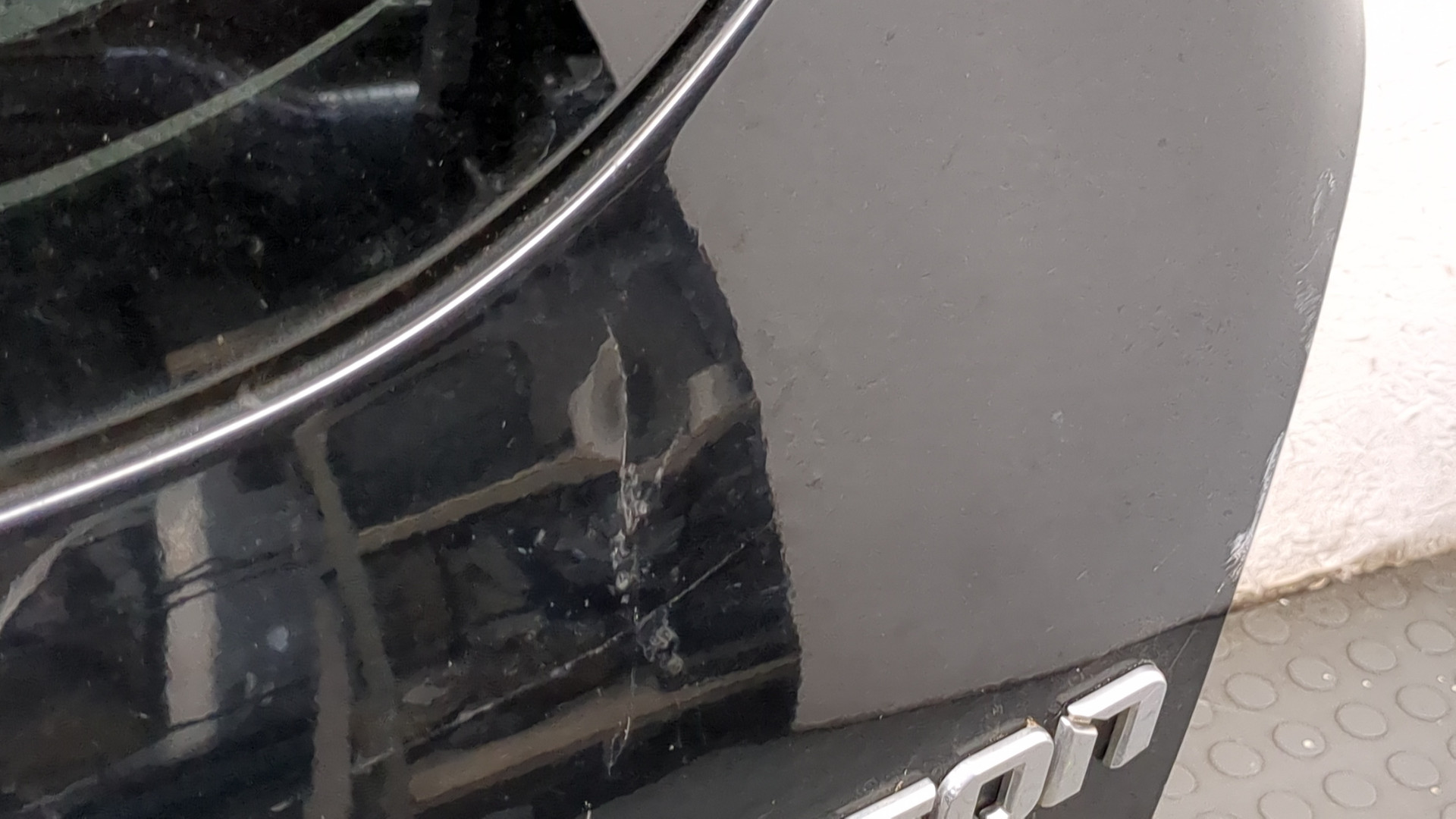 Дверь багажника