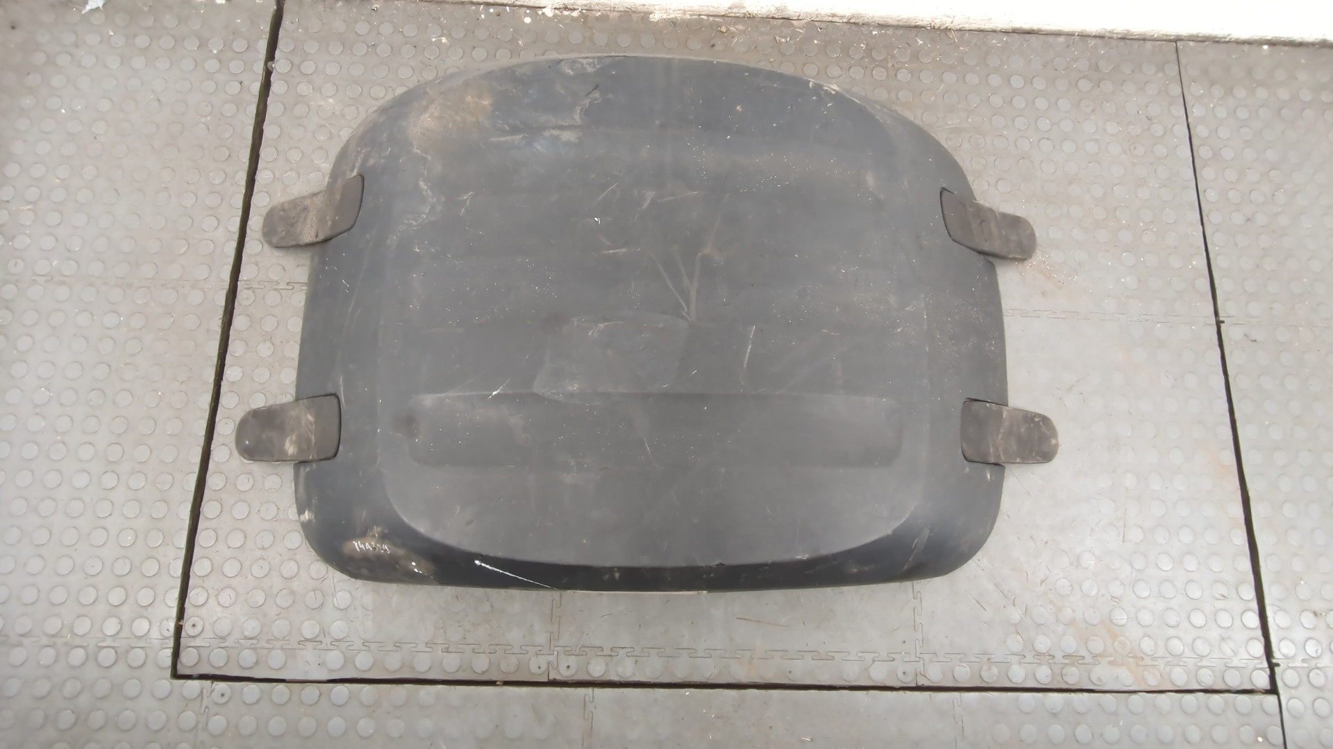 Кузовной элемент