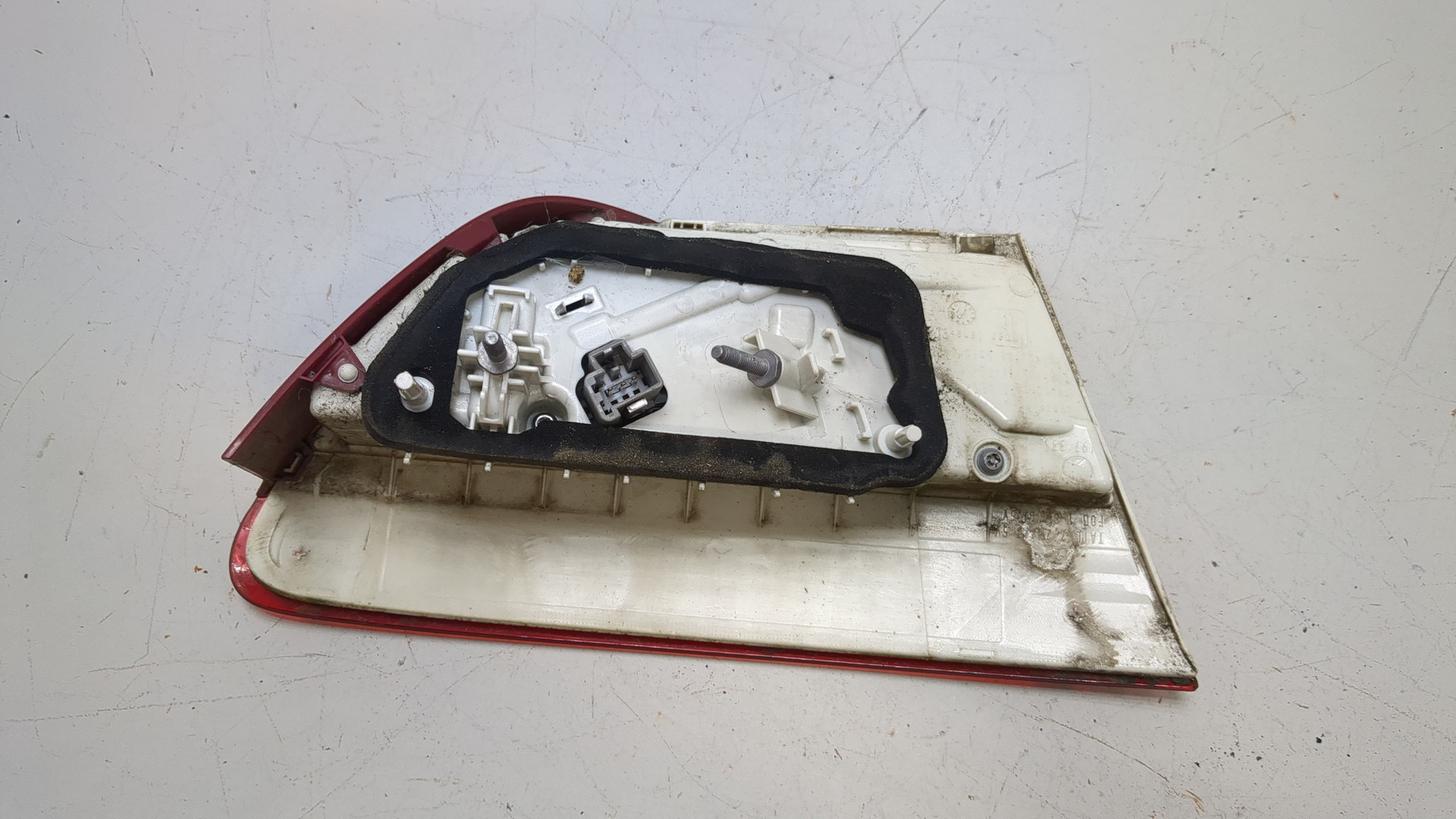 Фонарь задний внутренний правый