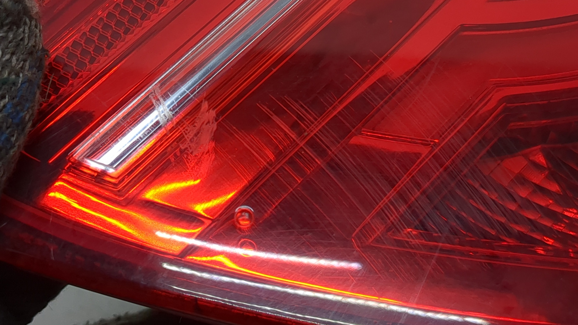 Фонарь задний внутренний правый