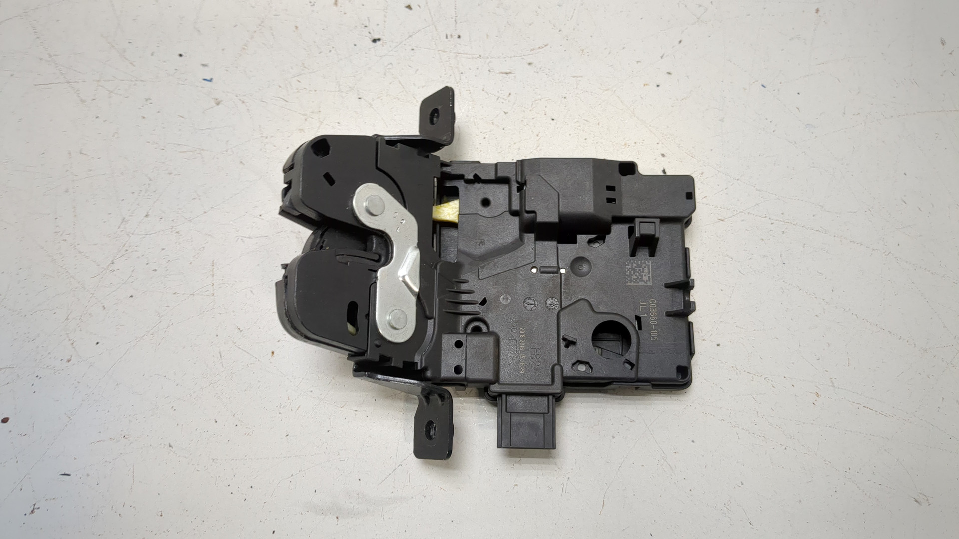 Замок багажника