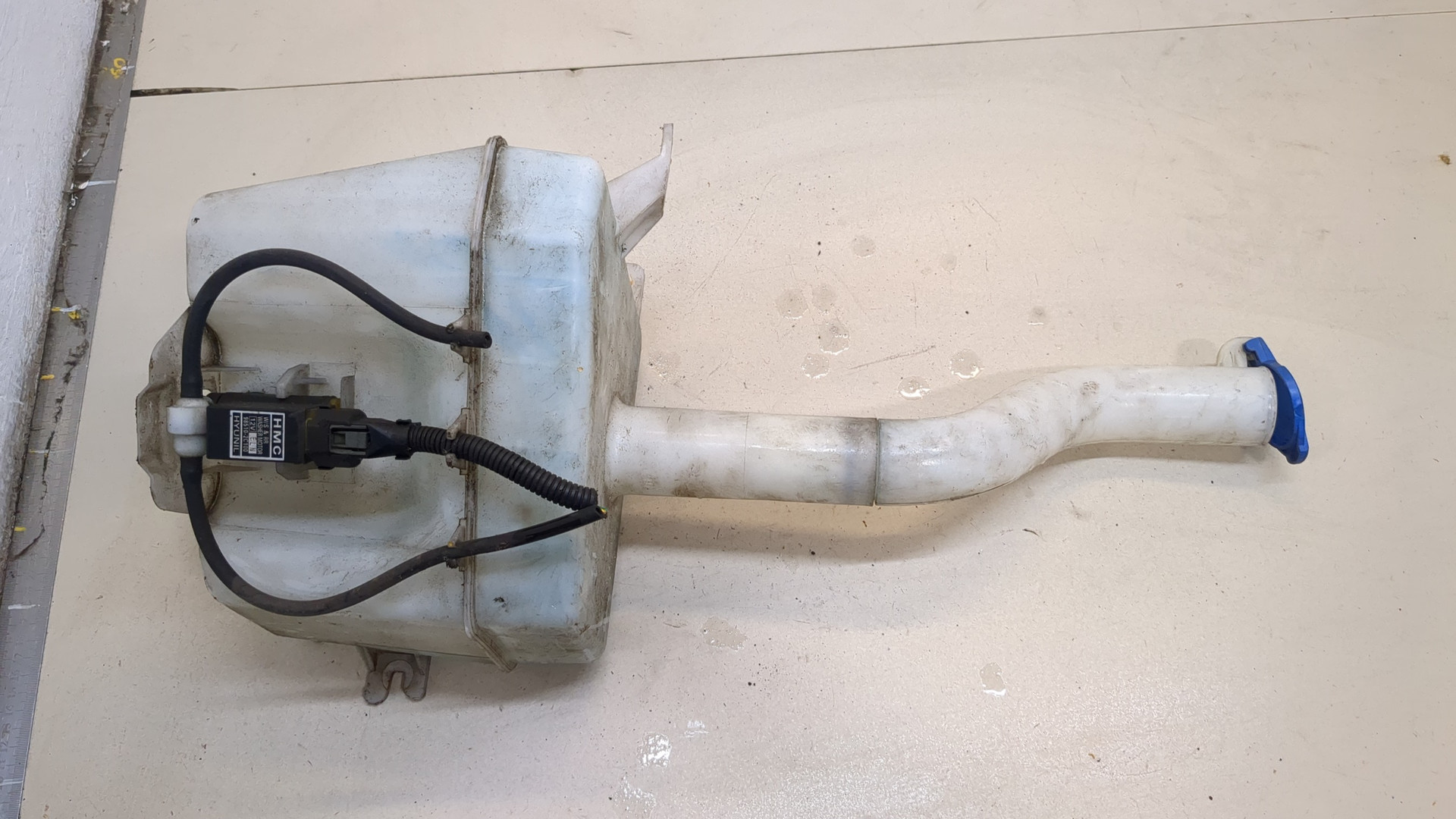 Бачок омывателя лобового стекла