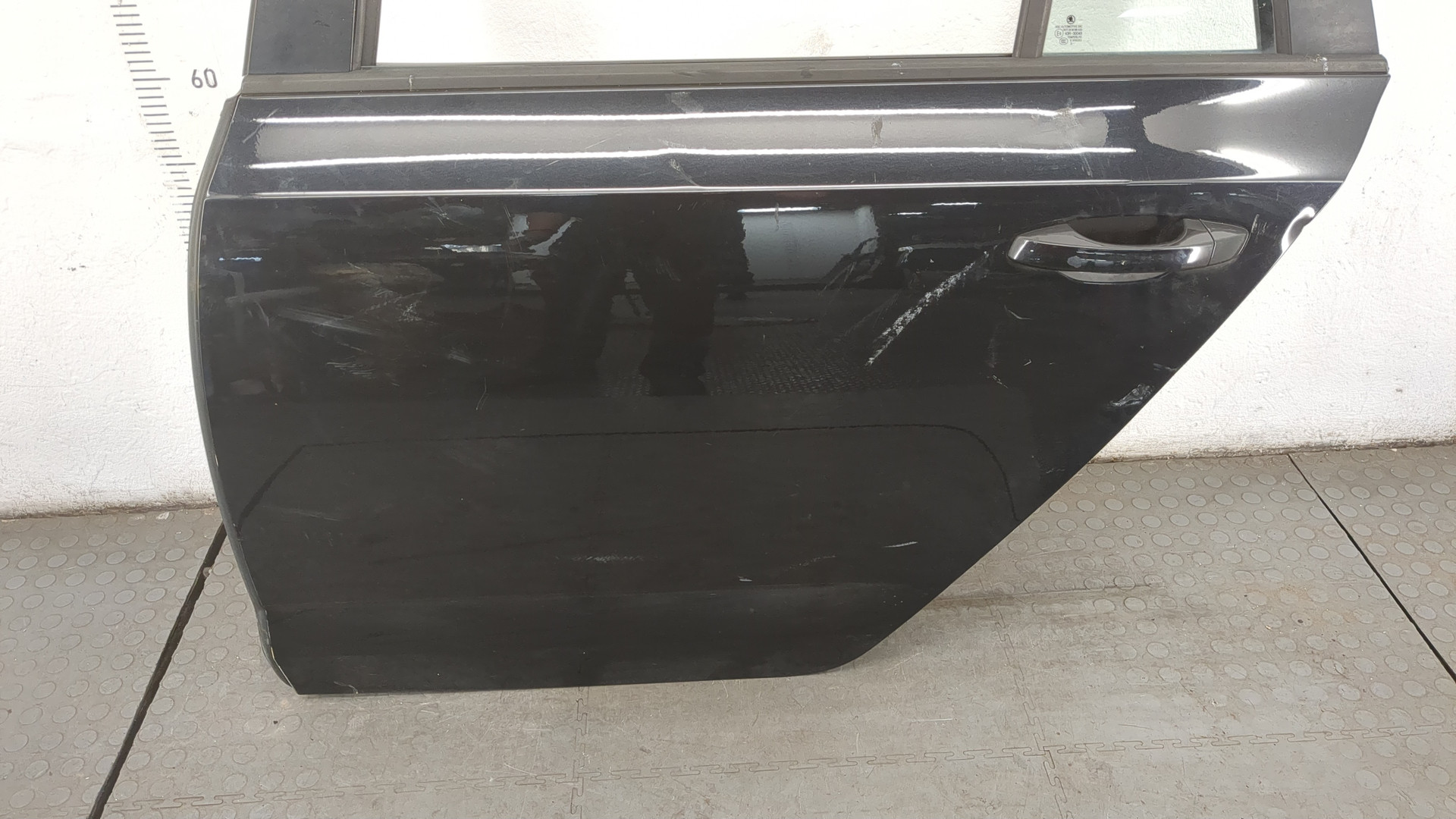 Дверь задняя левая