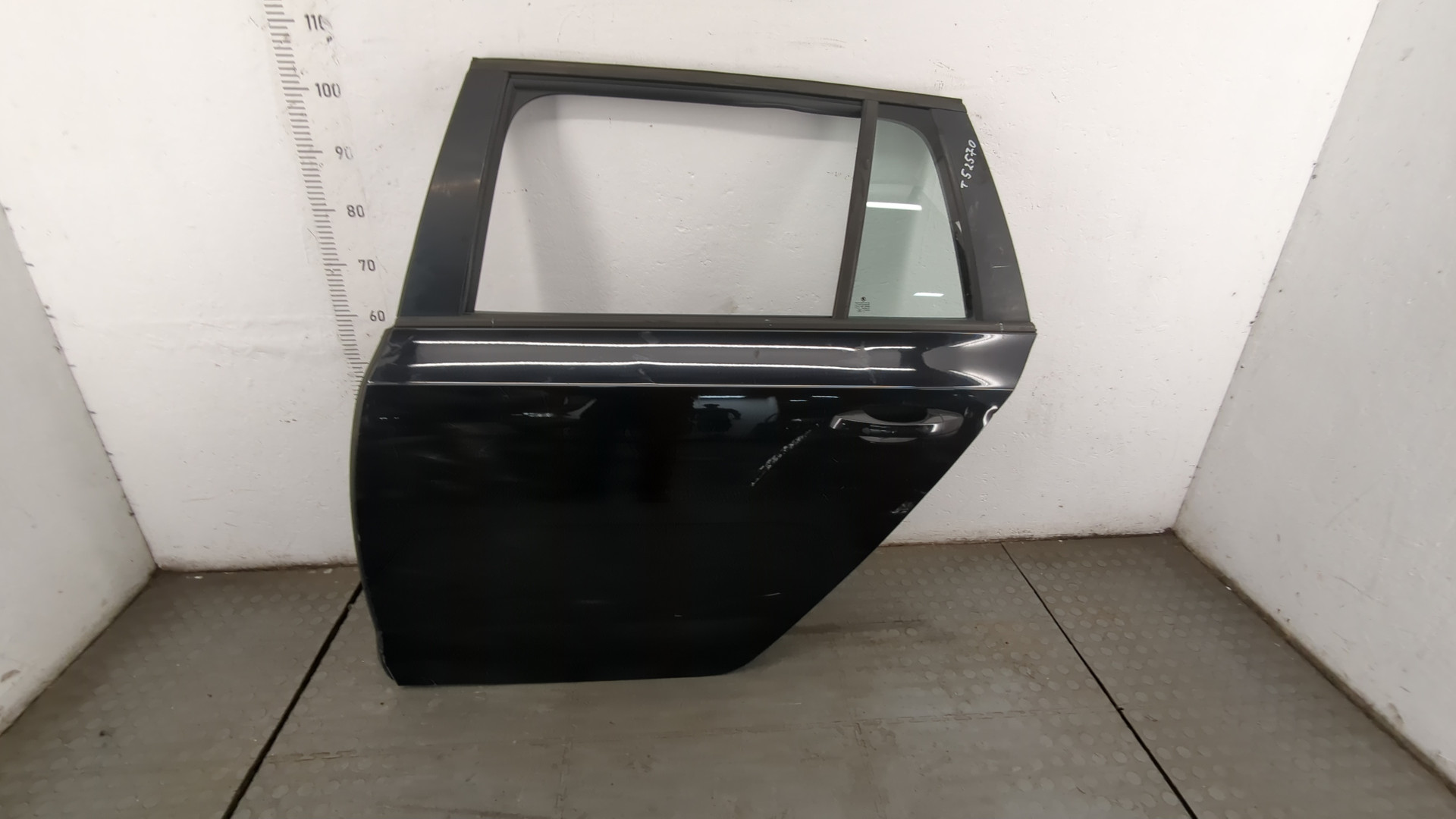 Дверь задняя левая