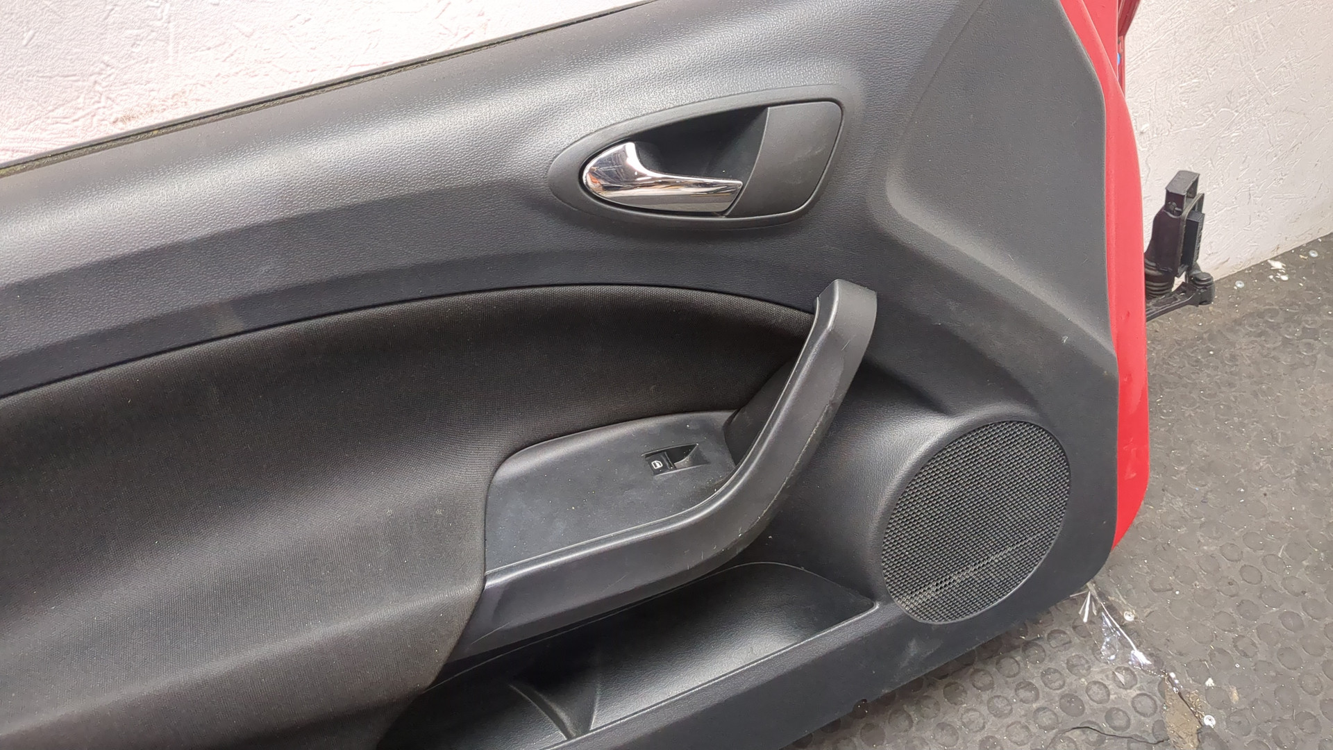 Дверь передняя левая