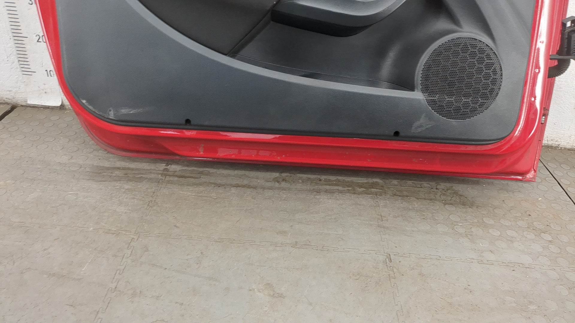 Дверь передняя левая