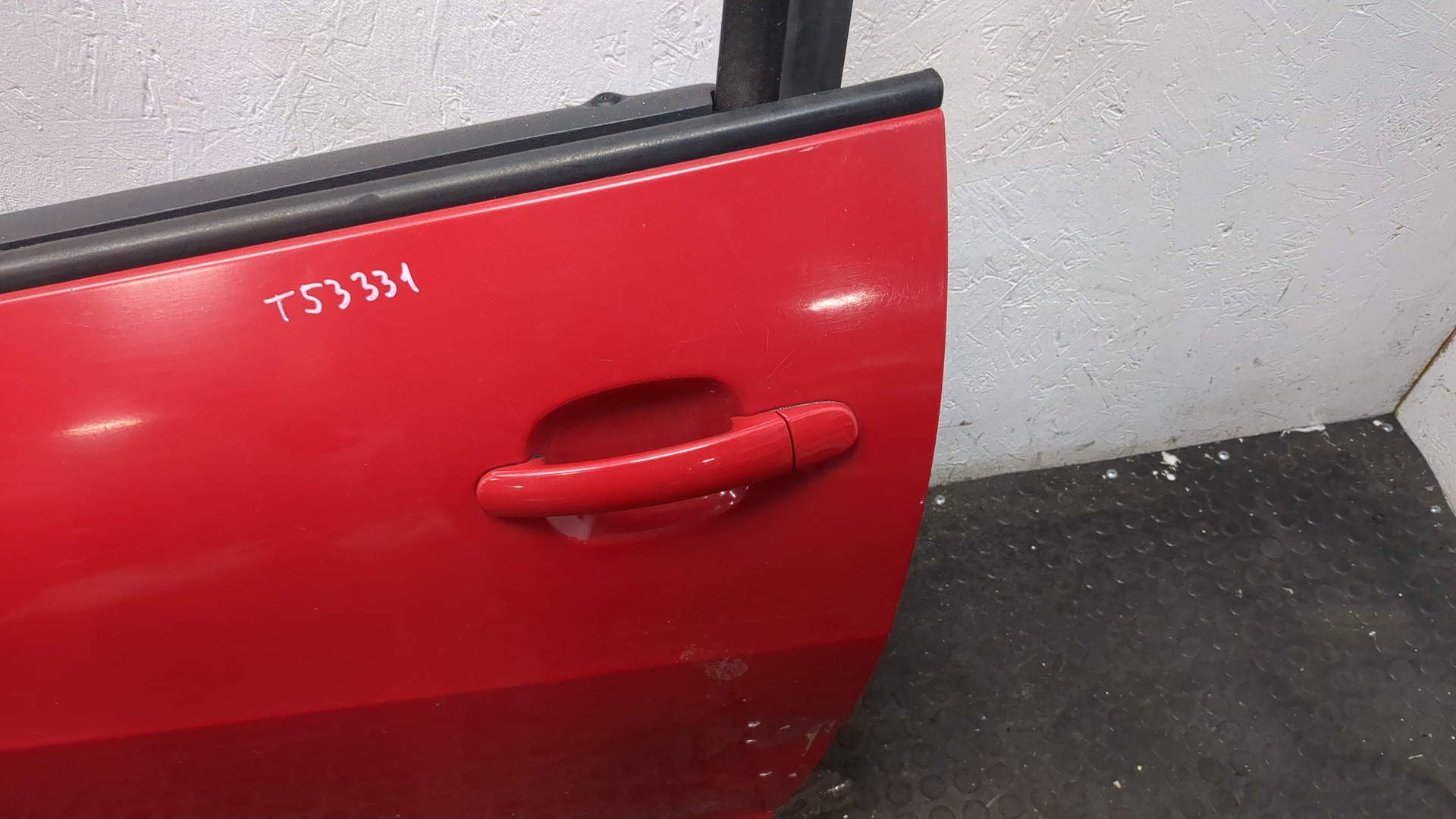 Дверь передняя левая