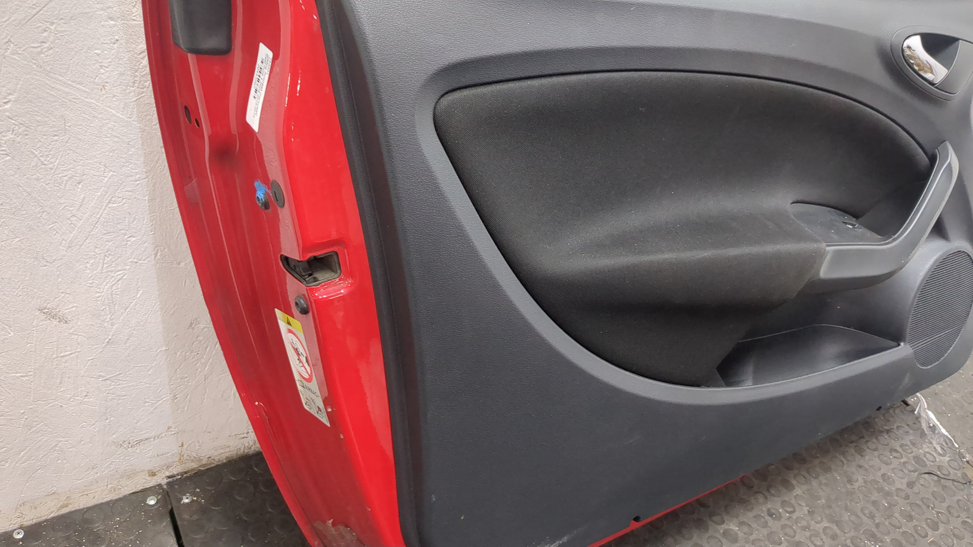 Дверь передняя левая