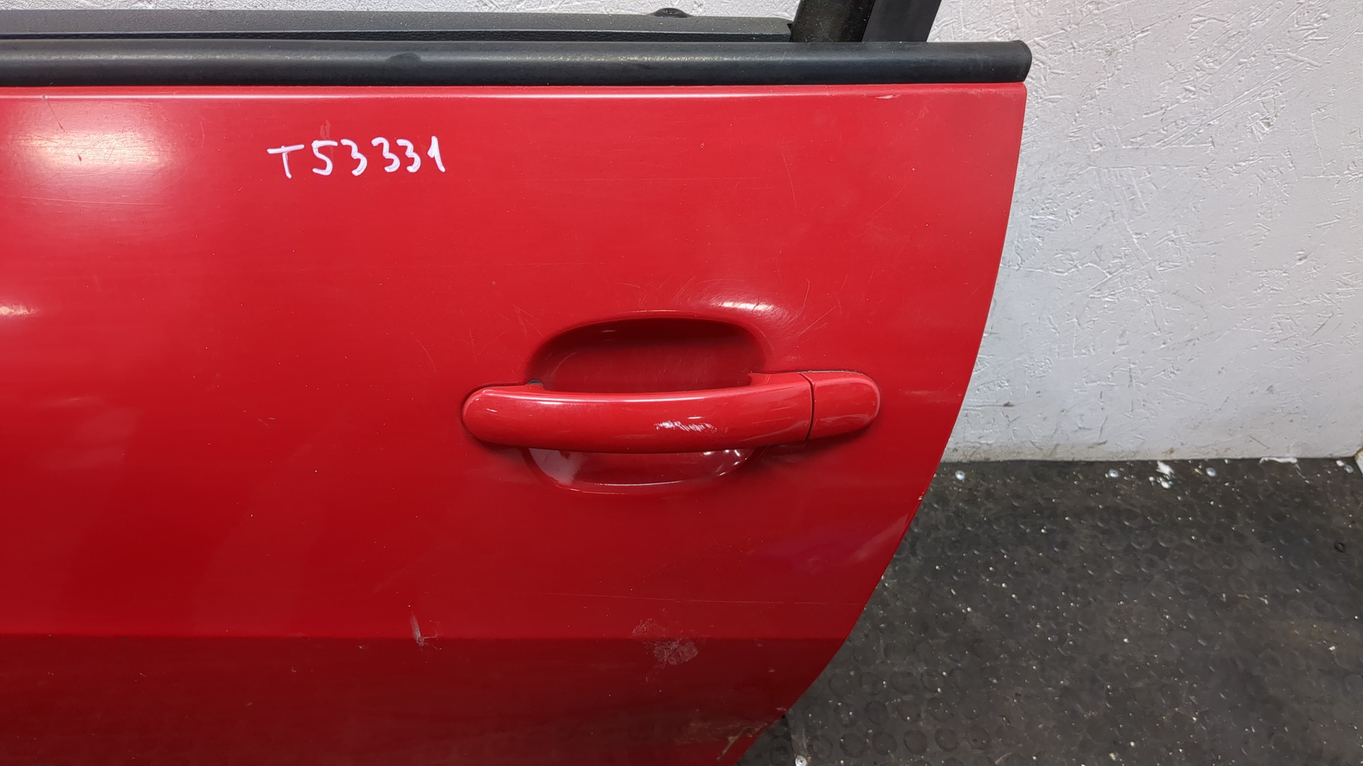 Дверь передняя левая