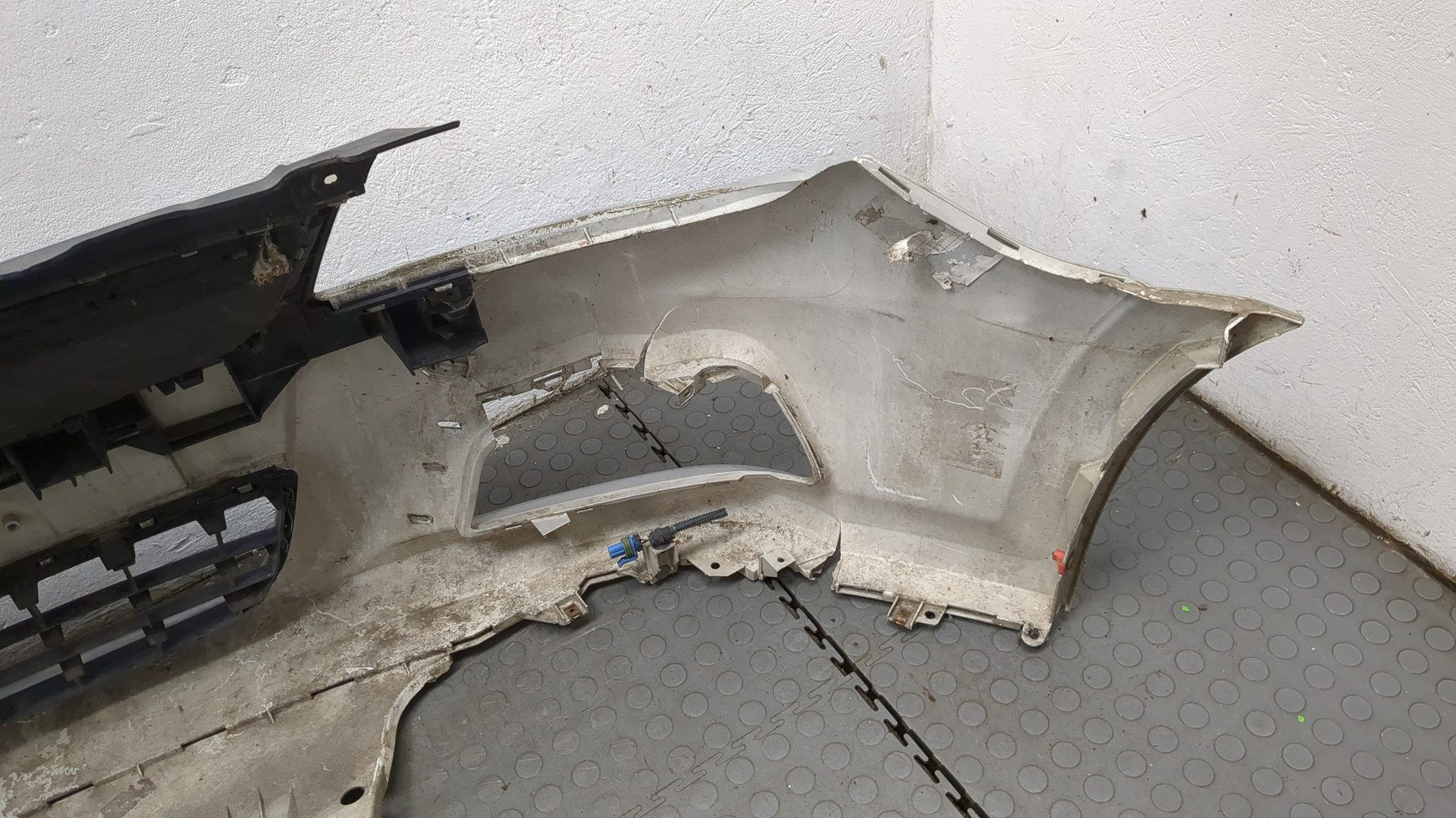 Бампер передний