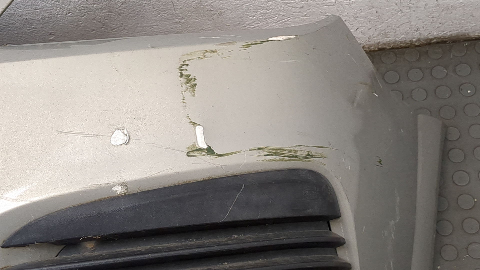 Бампер передний