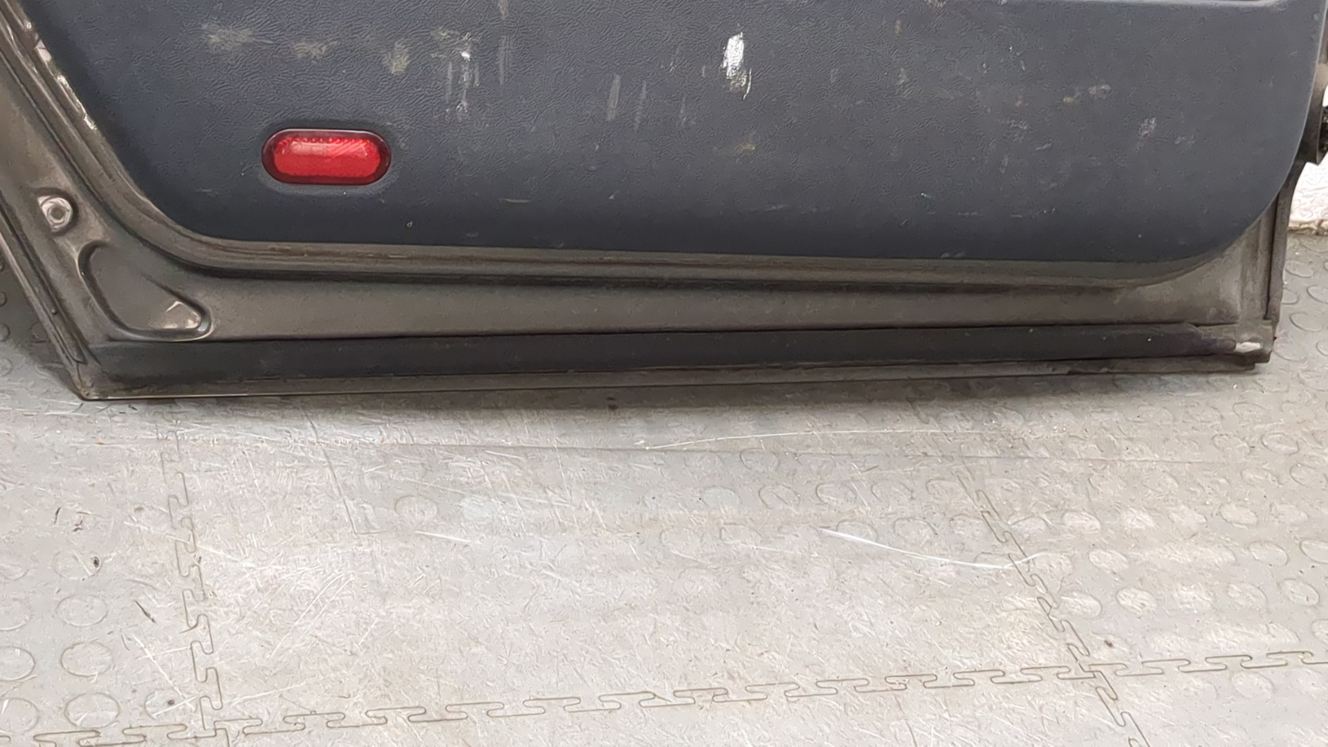 Дверь задняя левая