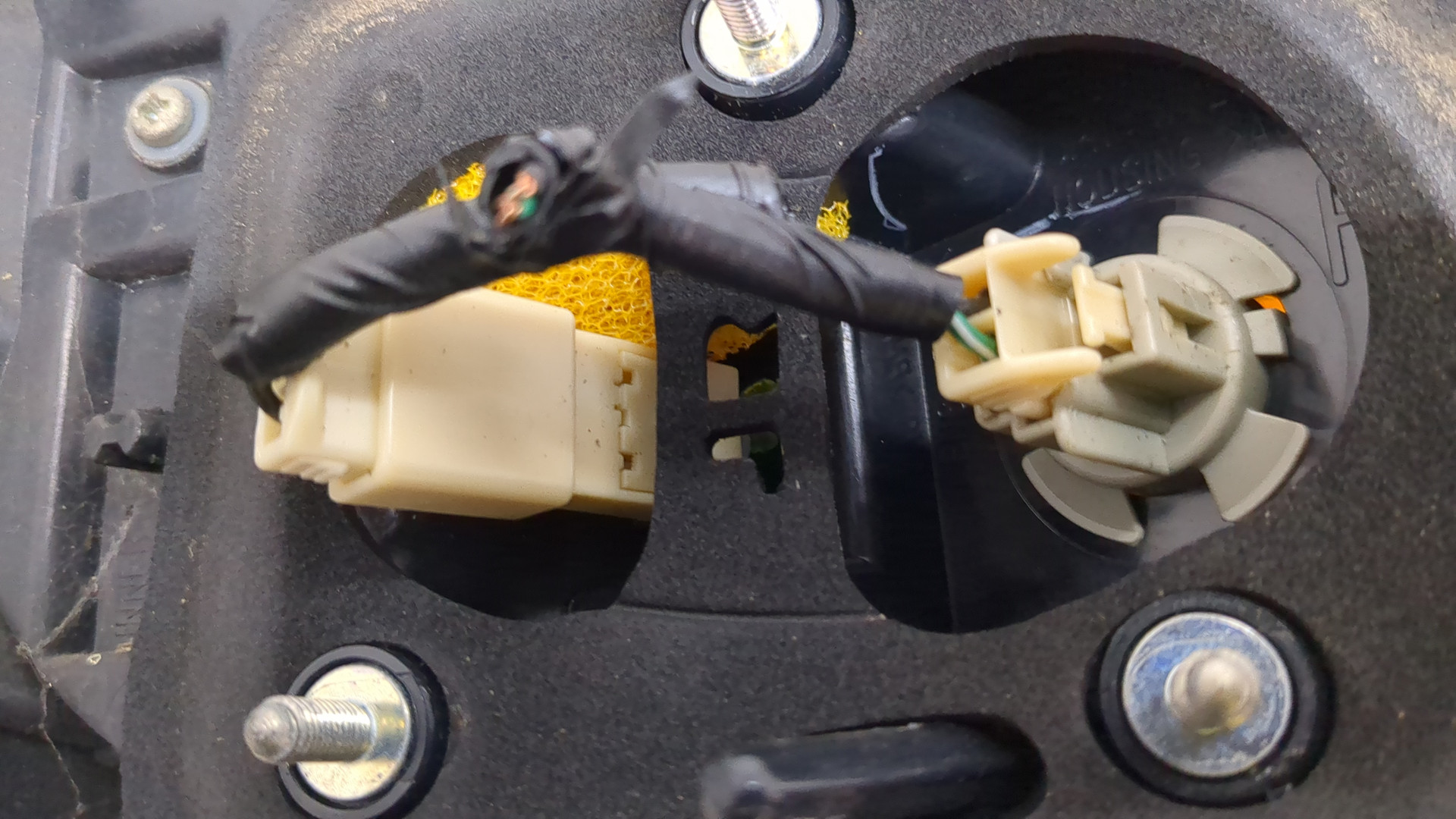 Фонарь задний правый