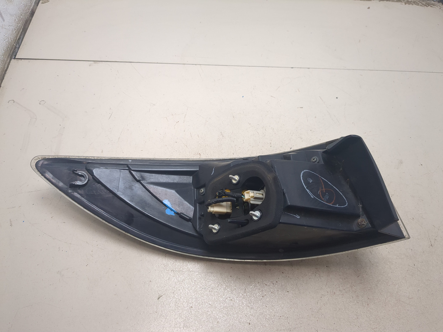 Фонарь задний правый