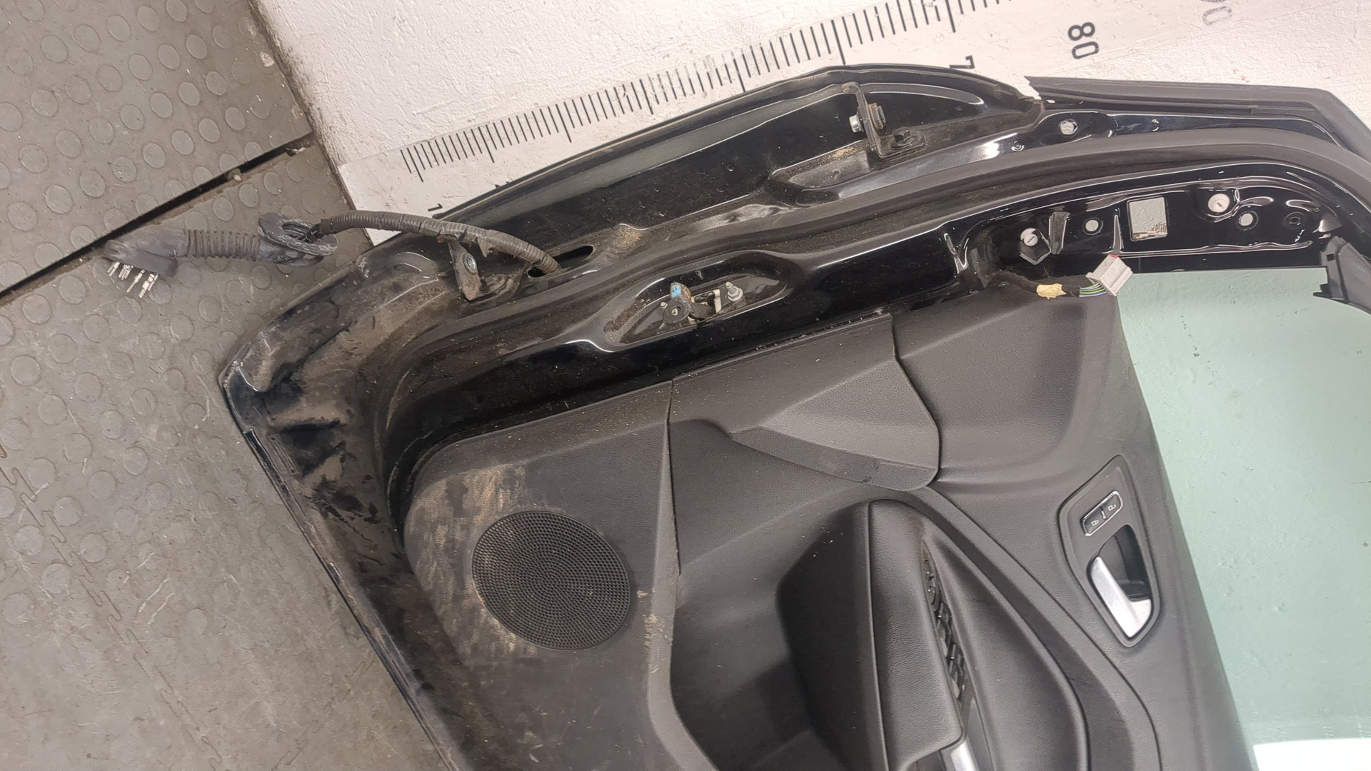 Дверь передняя правая