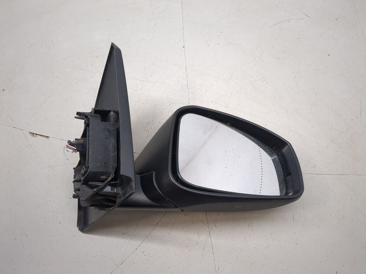 Зеркало правое электрическое