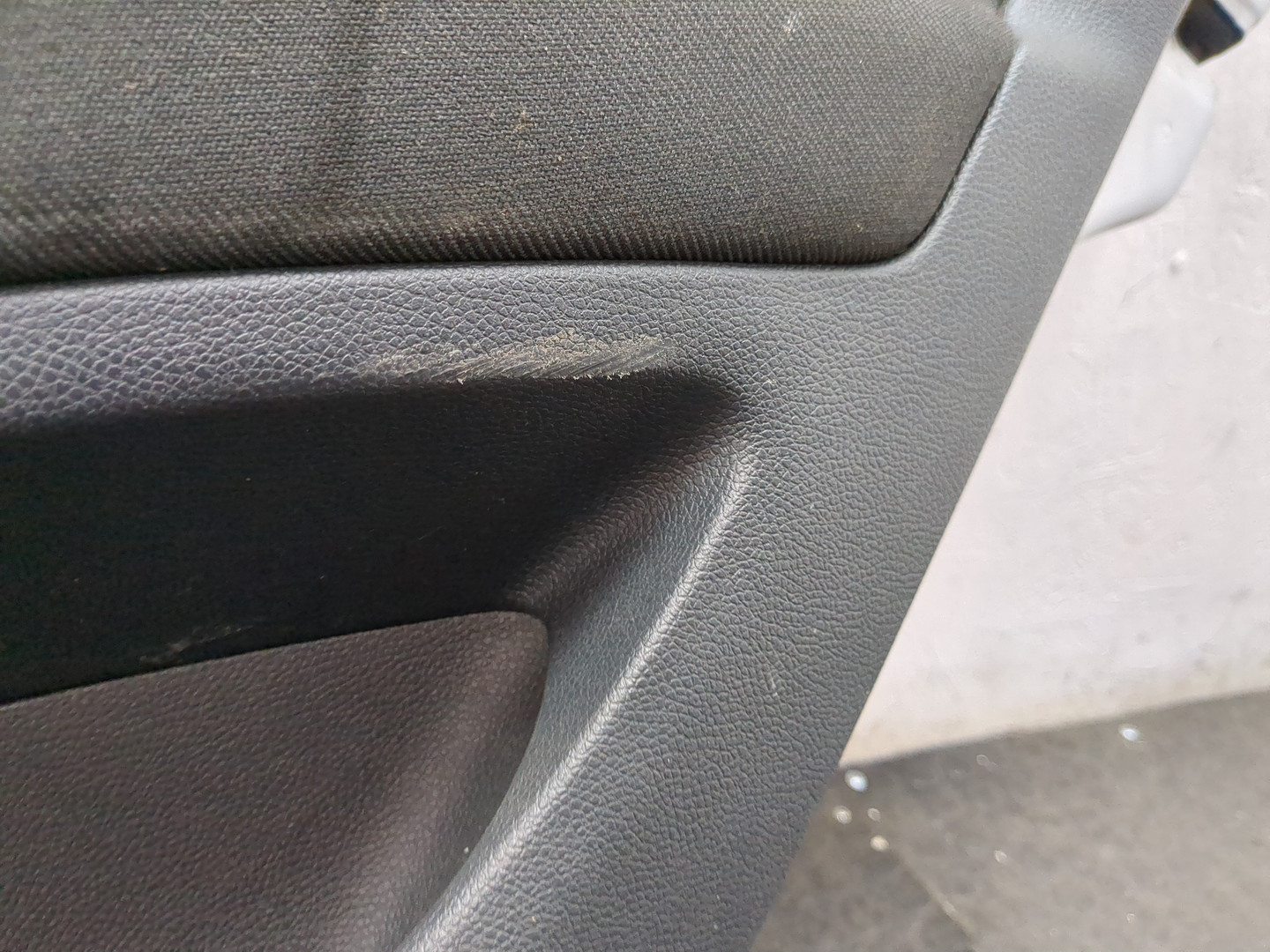 Дверь задняя правая