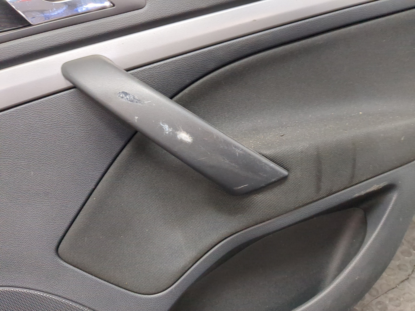 Дверь задняя правая