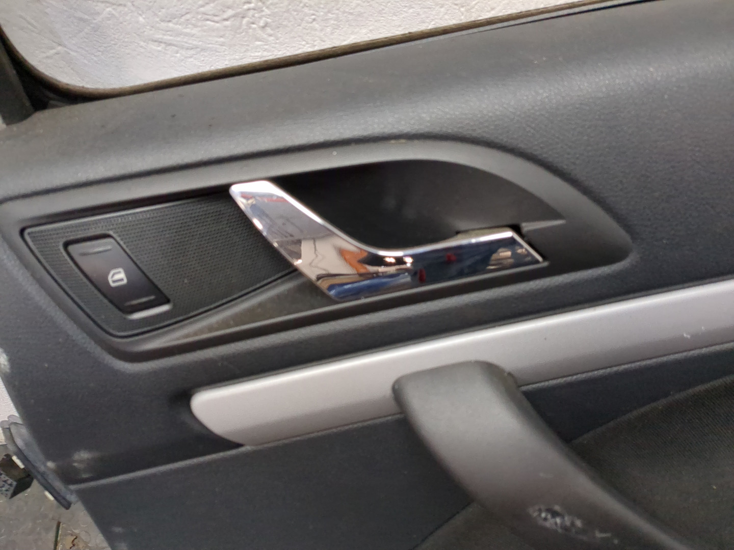 Дверь задняя правая