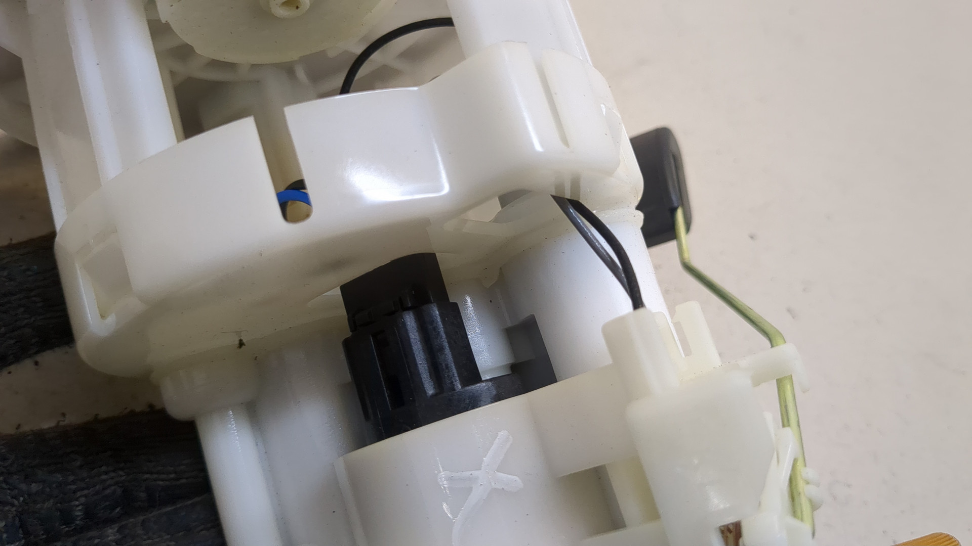 Насос топливный электрический