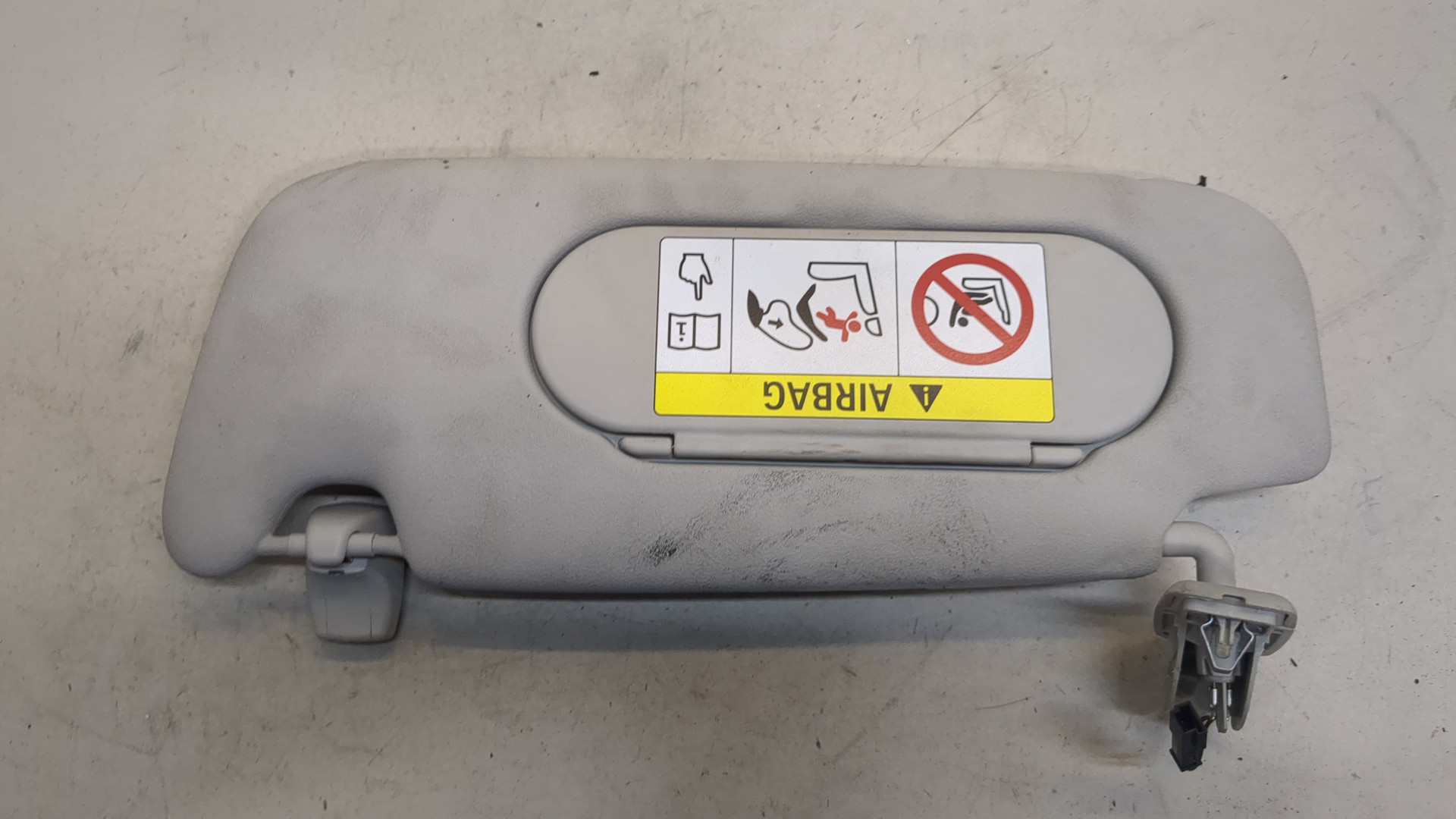 Козырек солнцезащитный