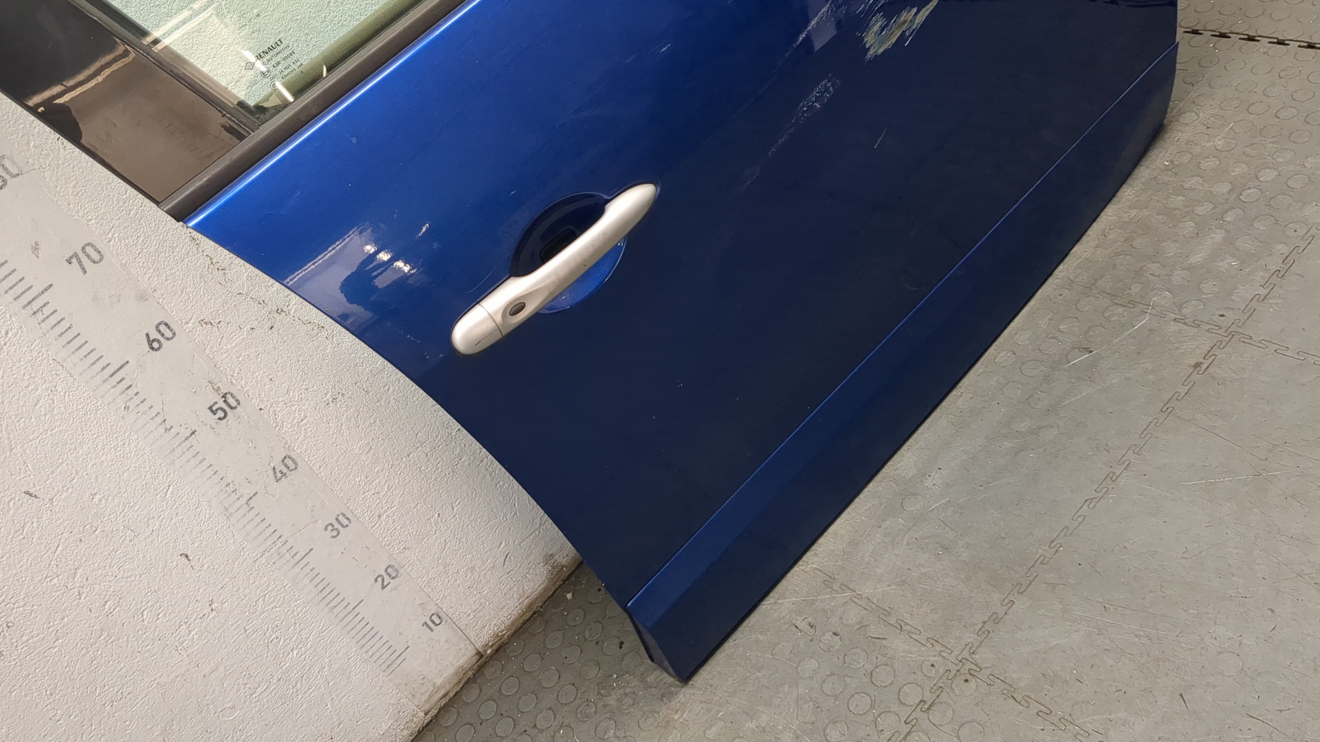 Дверь передняя правая