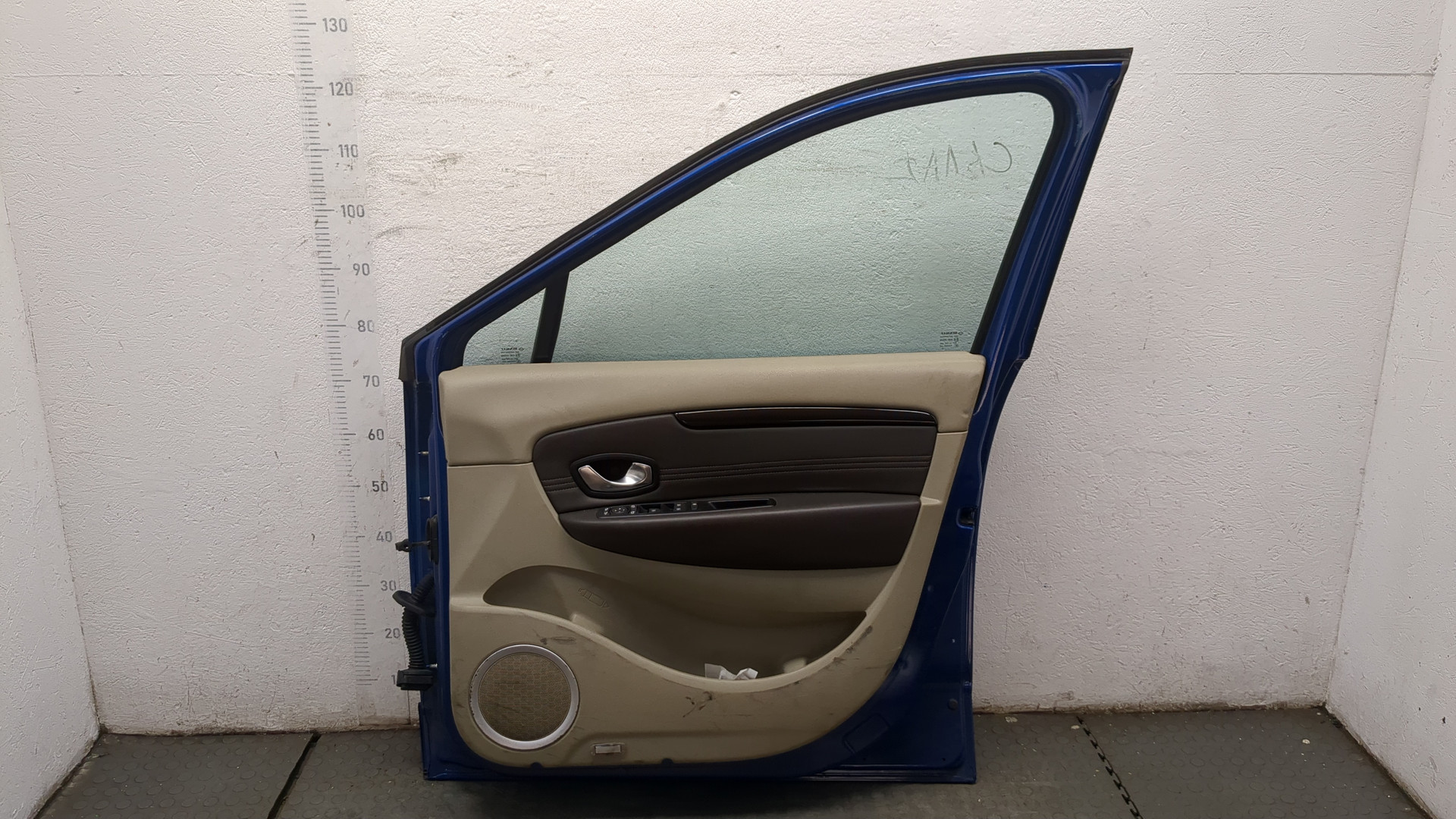 Дверь передняя правая