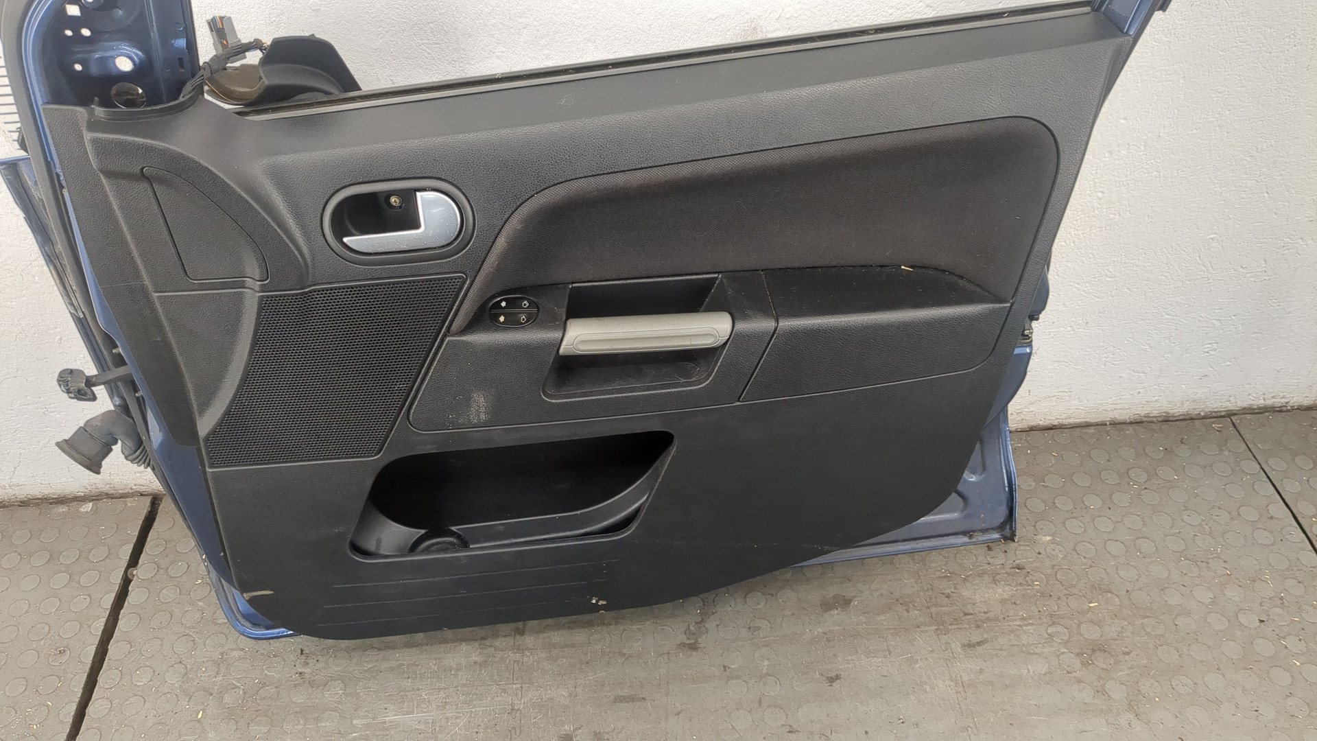 Дверь передняя правая