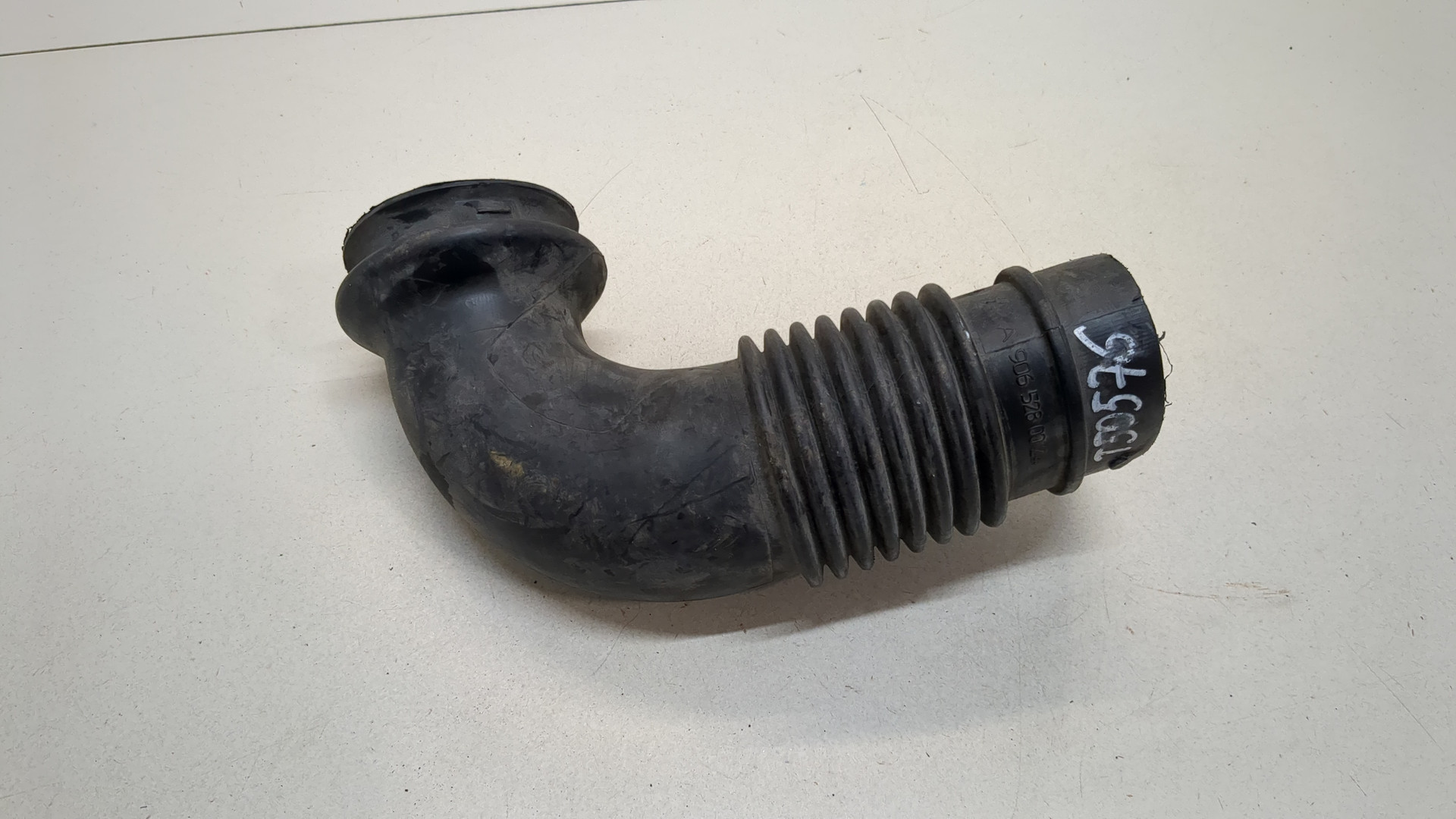 Патрубок воздушного фильтра