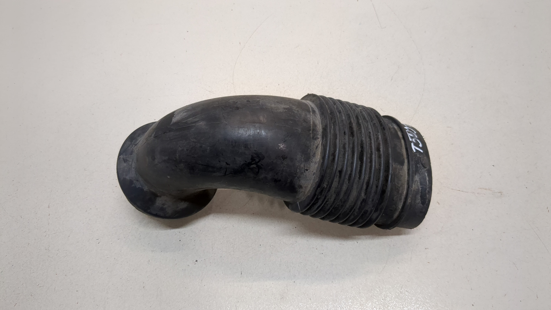 Патрубок воздушного фильтра