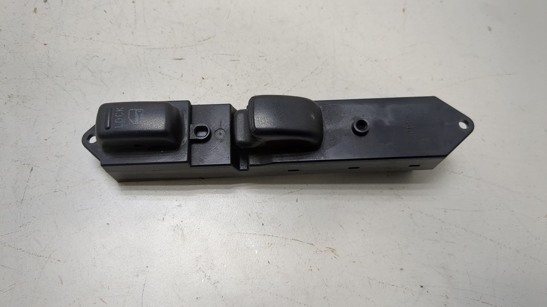 Кнопка стеклоподъемника