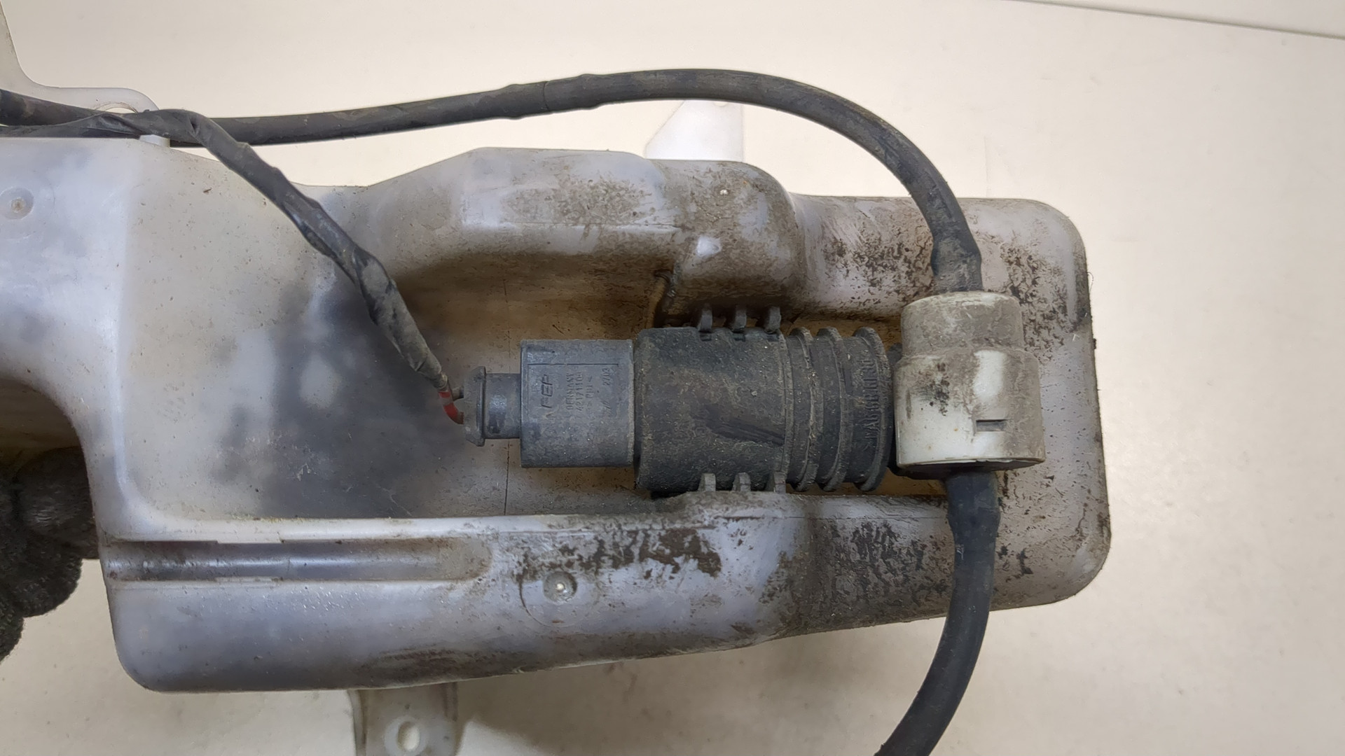 Бачок омывателя лобового стекла