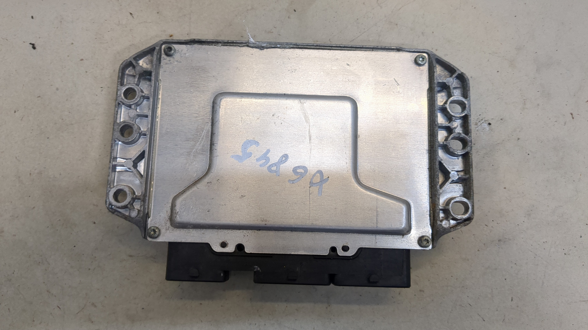 Блок управления двигателем